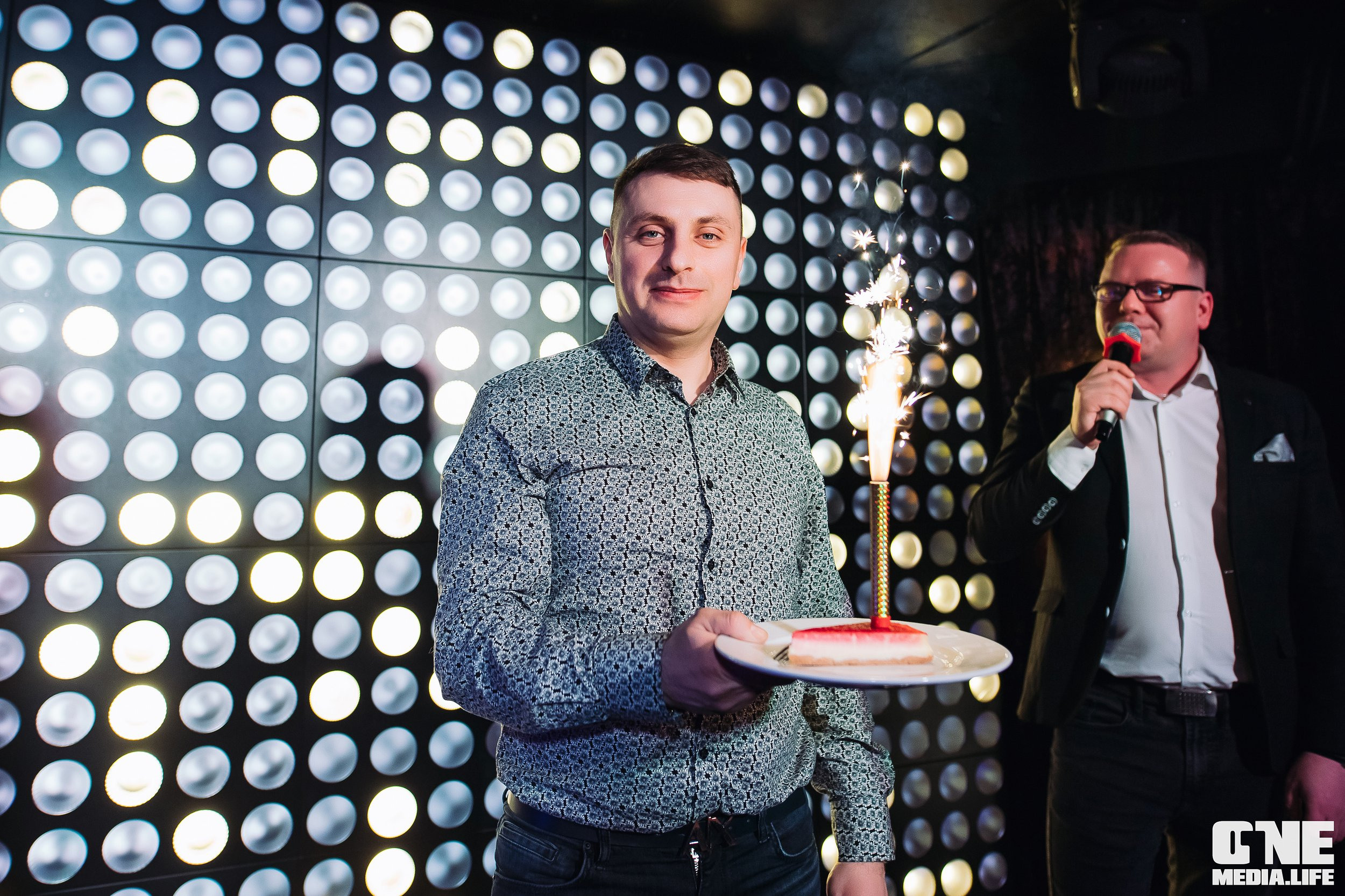 Фоторепортаж из караоке-клуба Эйфория. One Media Life: фоторепортажи, фотоотчеты с мероприятий и заведений