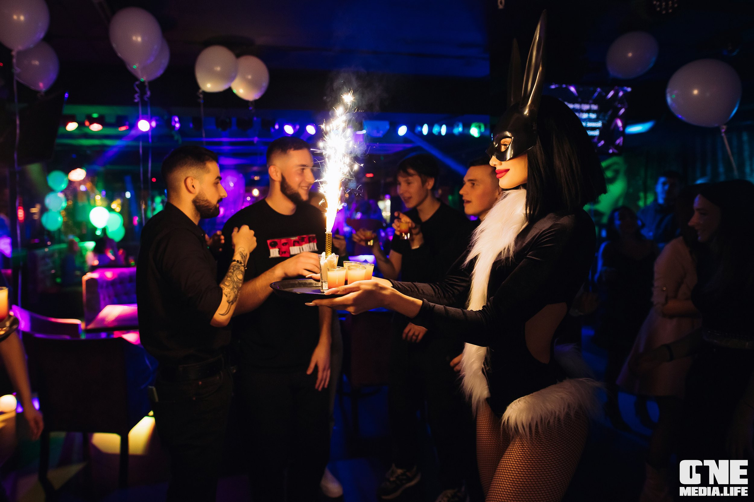 Фоторепортаж из караоке-клуба Эйфория. One Media Life: фоторепортажи, фотоотчеты с мероприятий и заведений