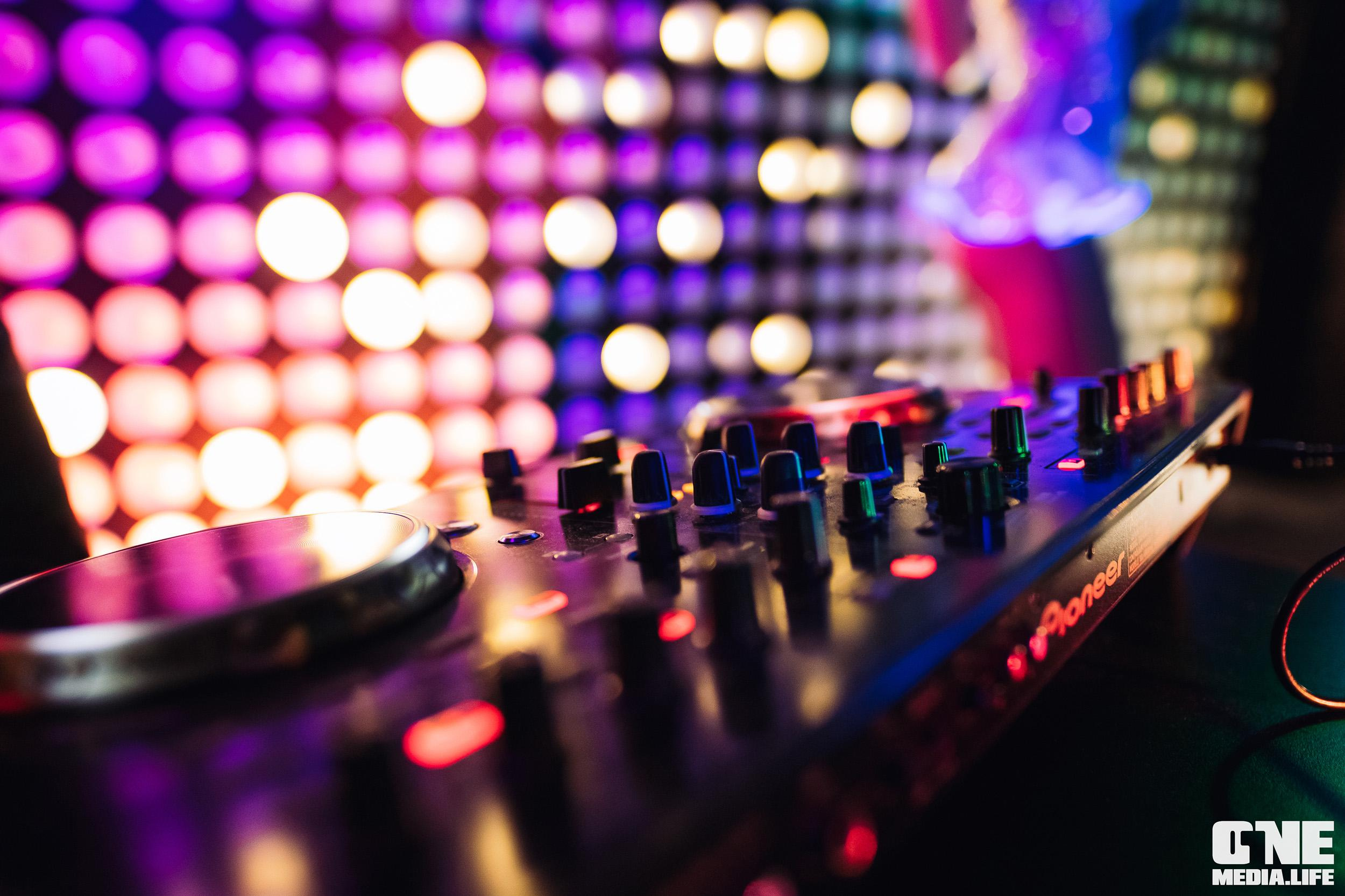 Фоторепортаж из караоке-клуба Эйфория. One Media Life: фоторепортажи, фотоотчеты с мероприятий и заведений