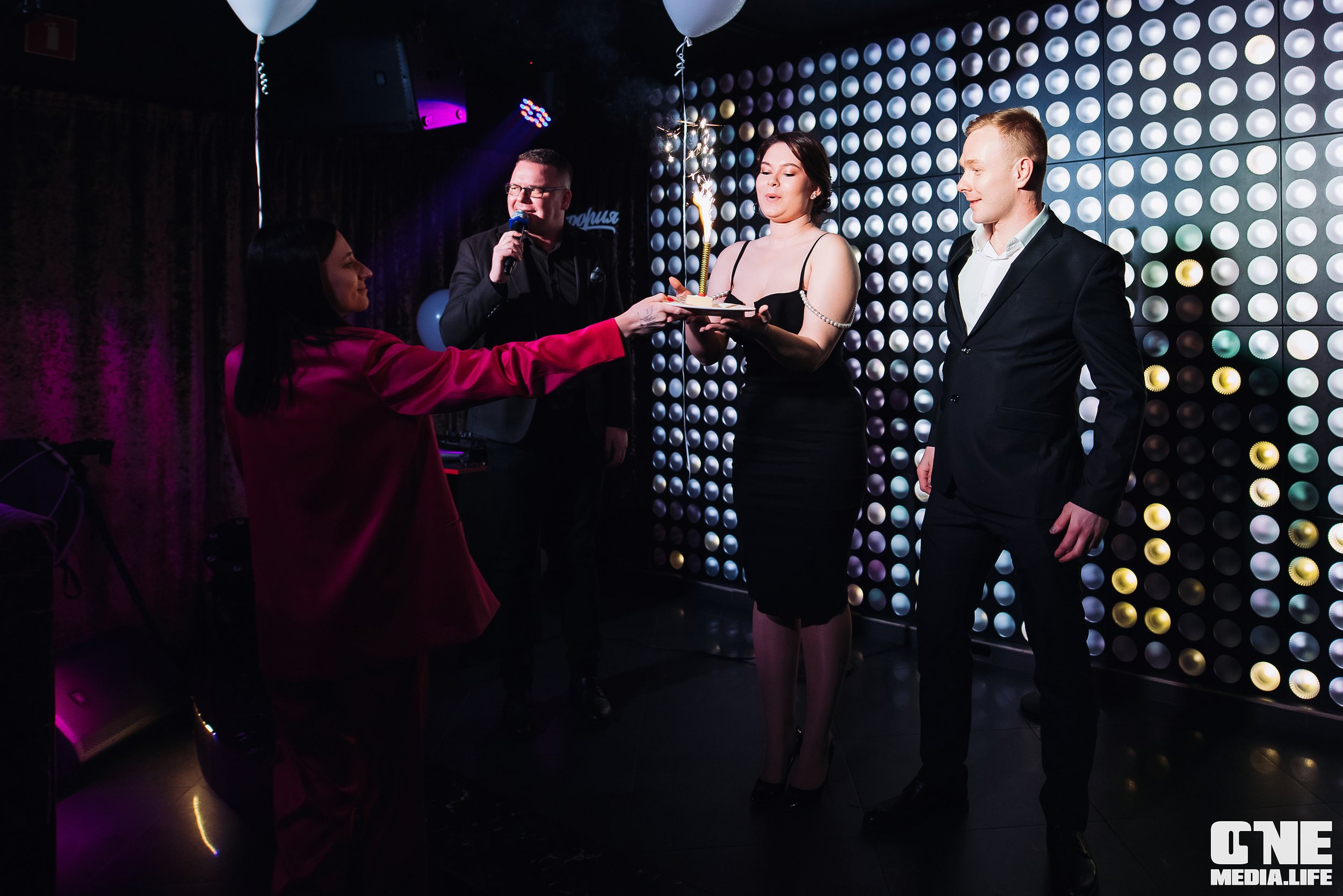 Фоторепортаж из караоке-клуба Эйфория. One Media Life: фоторепортажи, фотоотчеты с мероприятий и заведений