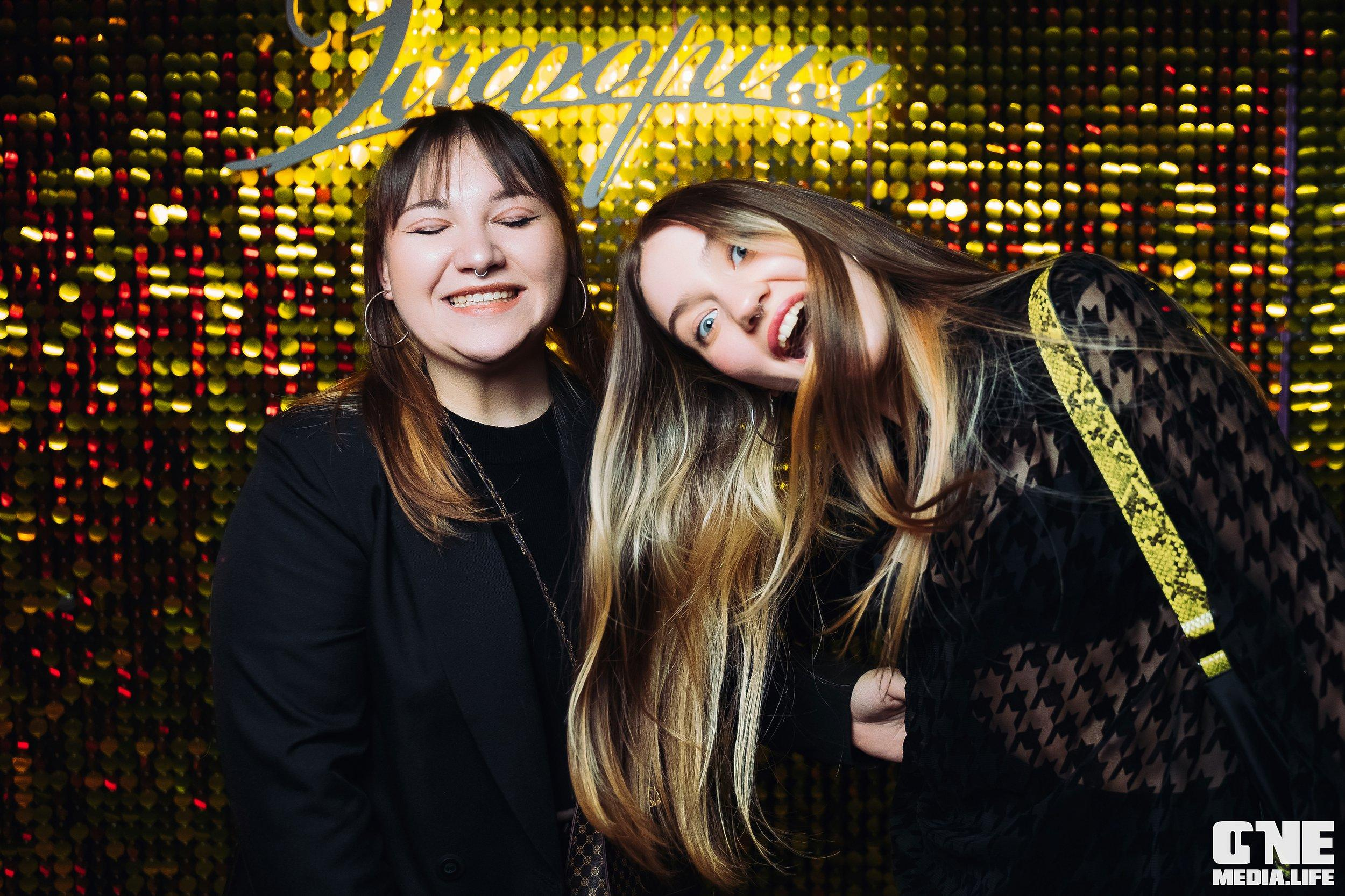 Фоторепортаж из караоке-клуба Эйфория. One Media Life: фоторепортажи, фотоотчеты с мероприятий и заведений