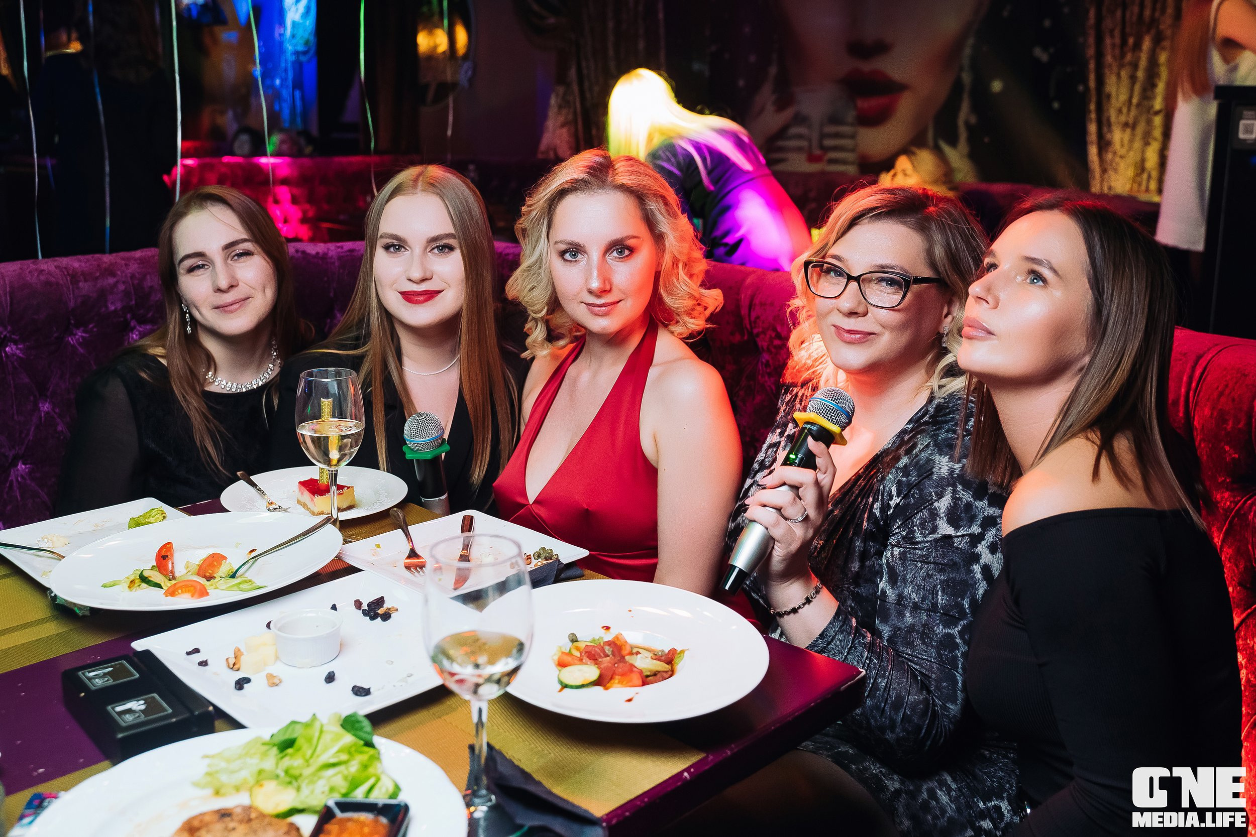 Фоторепортаж из караоке-клуба Эйфория. One Media Life: фоторепортажи, фотоотчеты с мероприятий и заведений