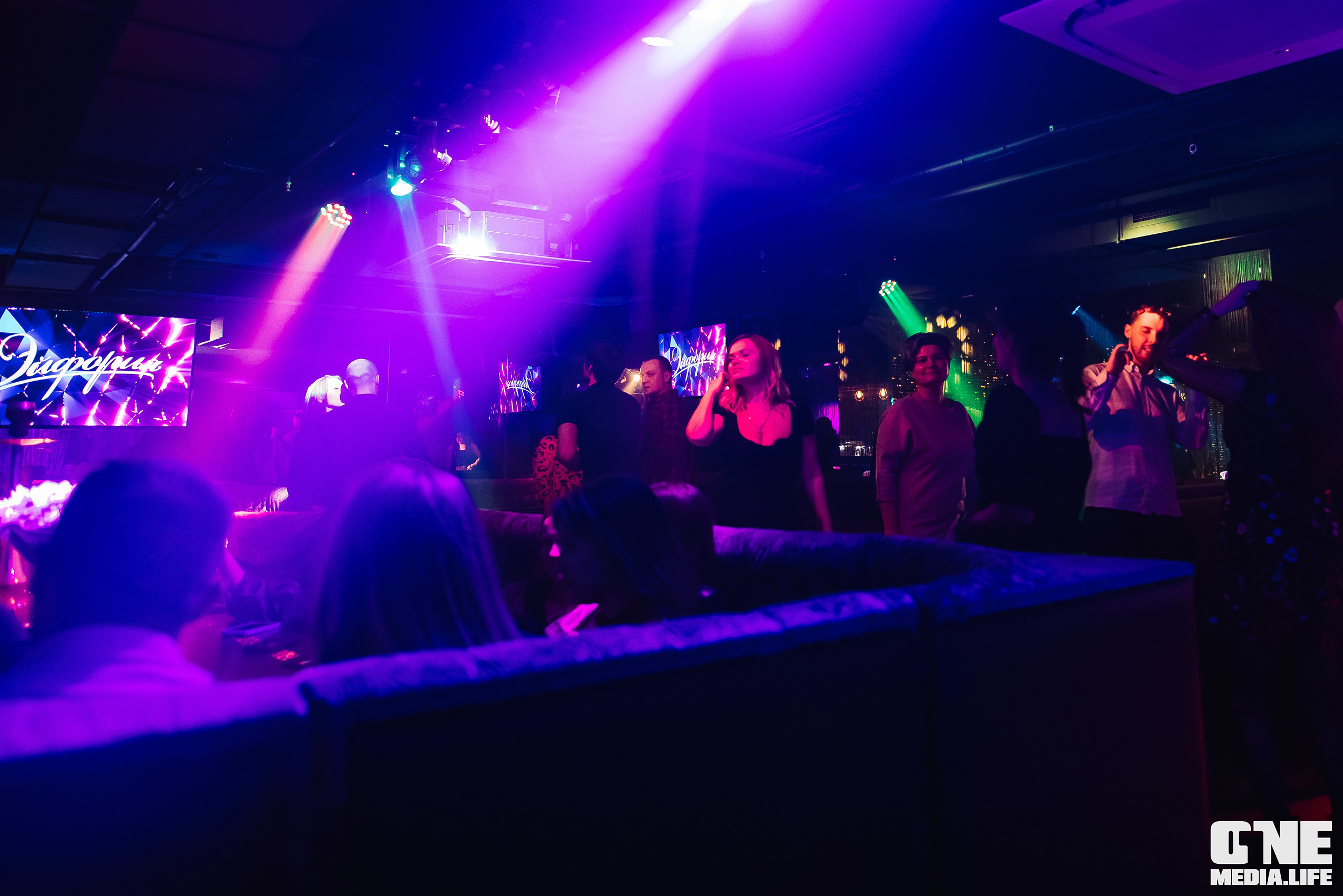 Фоторепортаж из караоке-клуба Эйфория. One Media Life: фоторепортажи, фотоотчеты с мероприятий и заведений