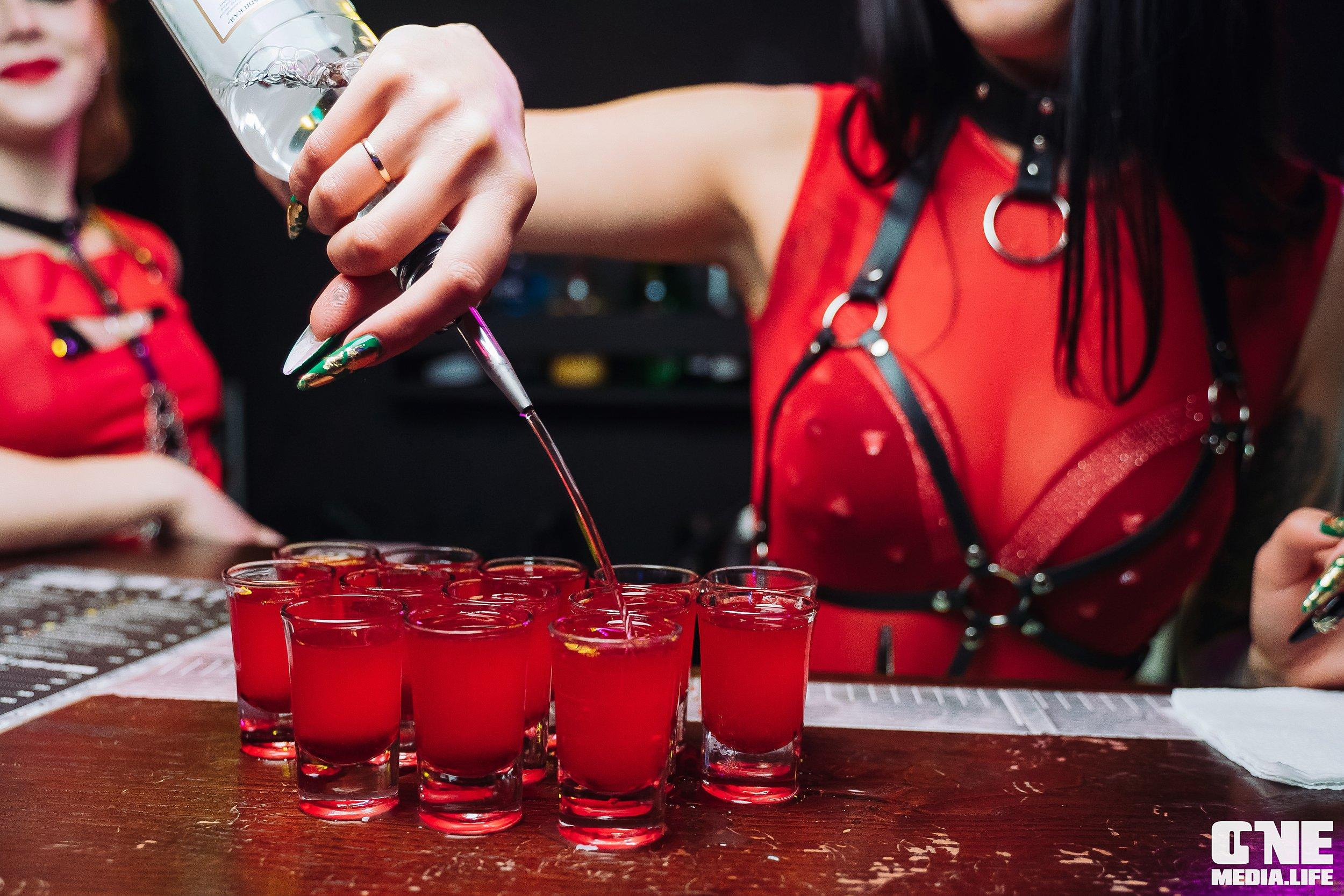 Фоторепортаж из Экстрим бара XxxX. One Media Life: фоторепортажи, фотоотчеты с мероприятий и заведений