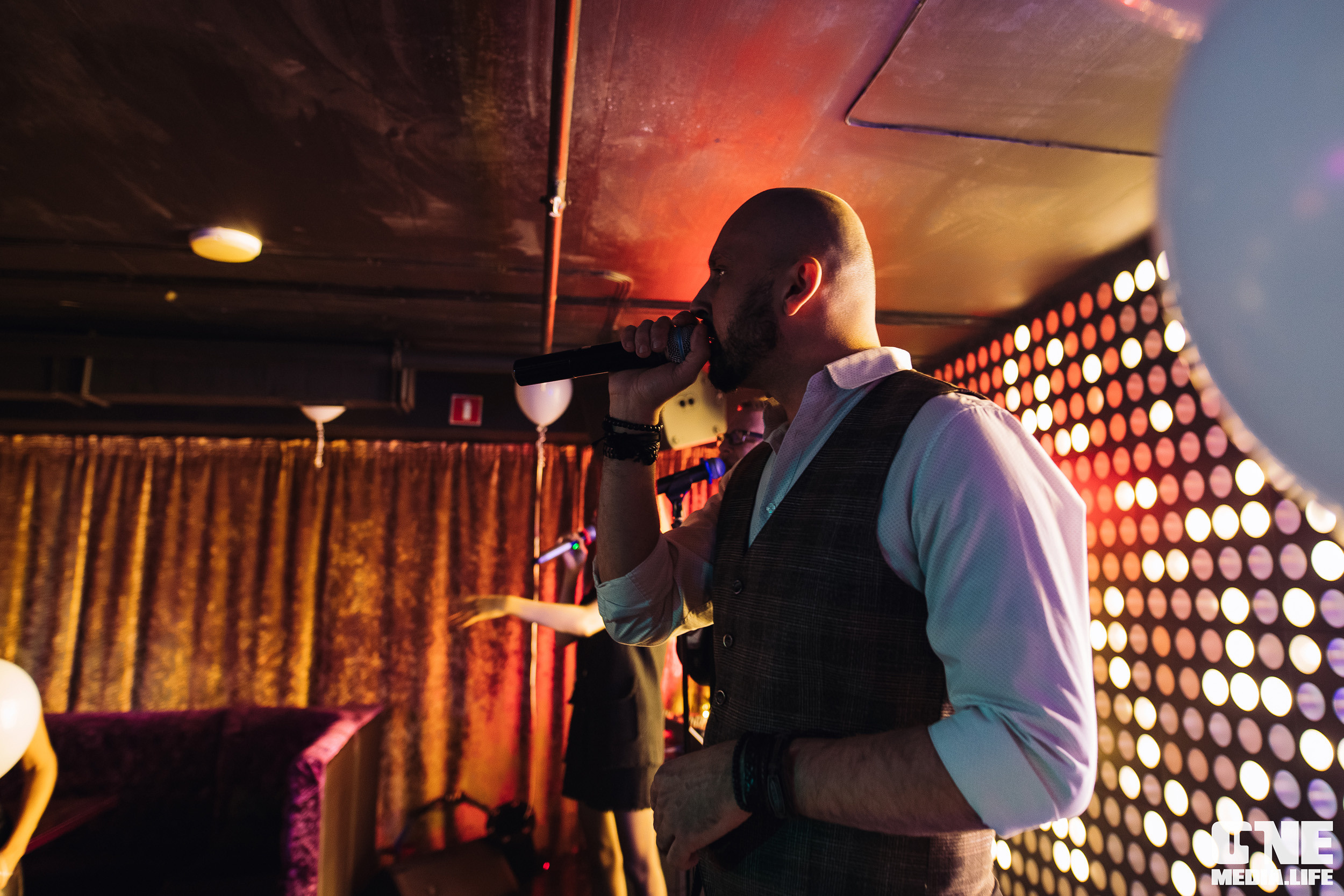 Фоторепортаж из караоке-клуба Эйфория. One Media Life: фоторепортажи, фотоотчеты с мероприятий и заведений