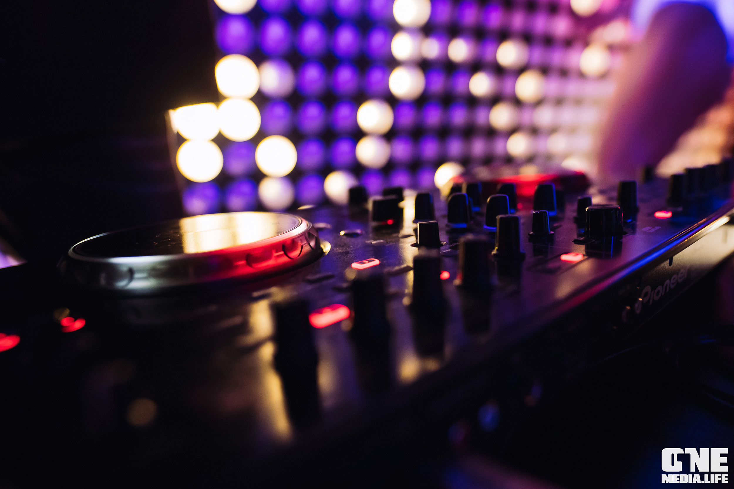 Фоторепортаж из караоке-клуба Эйфория. One Media Life: фоторепортажи, фотоотчеты с мероприятий и заведений