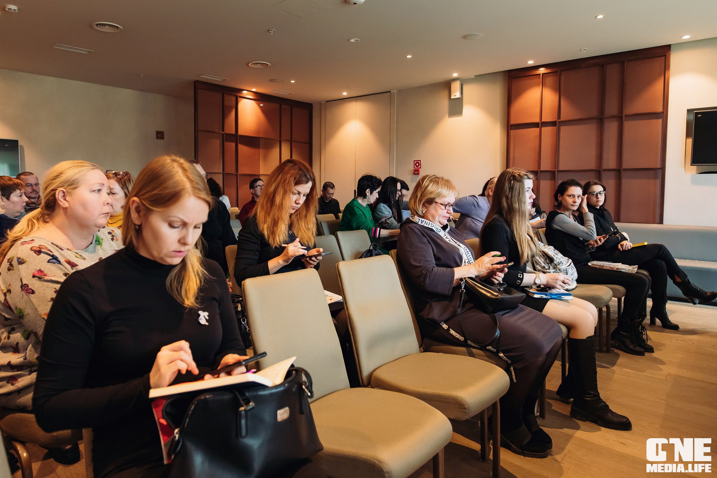 Фоторепортаж Круглого стола центра «Мой бизнес». One Media Life: фоторепортажи, фотоотчеты с мероприятий и заведений