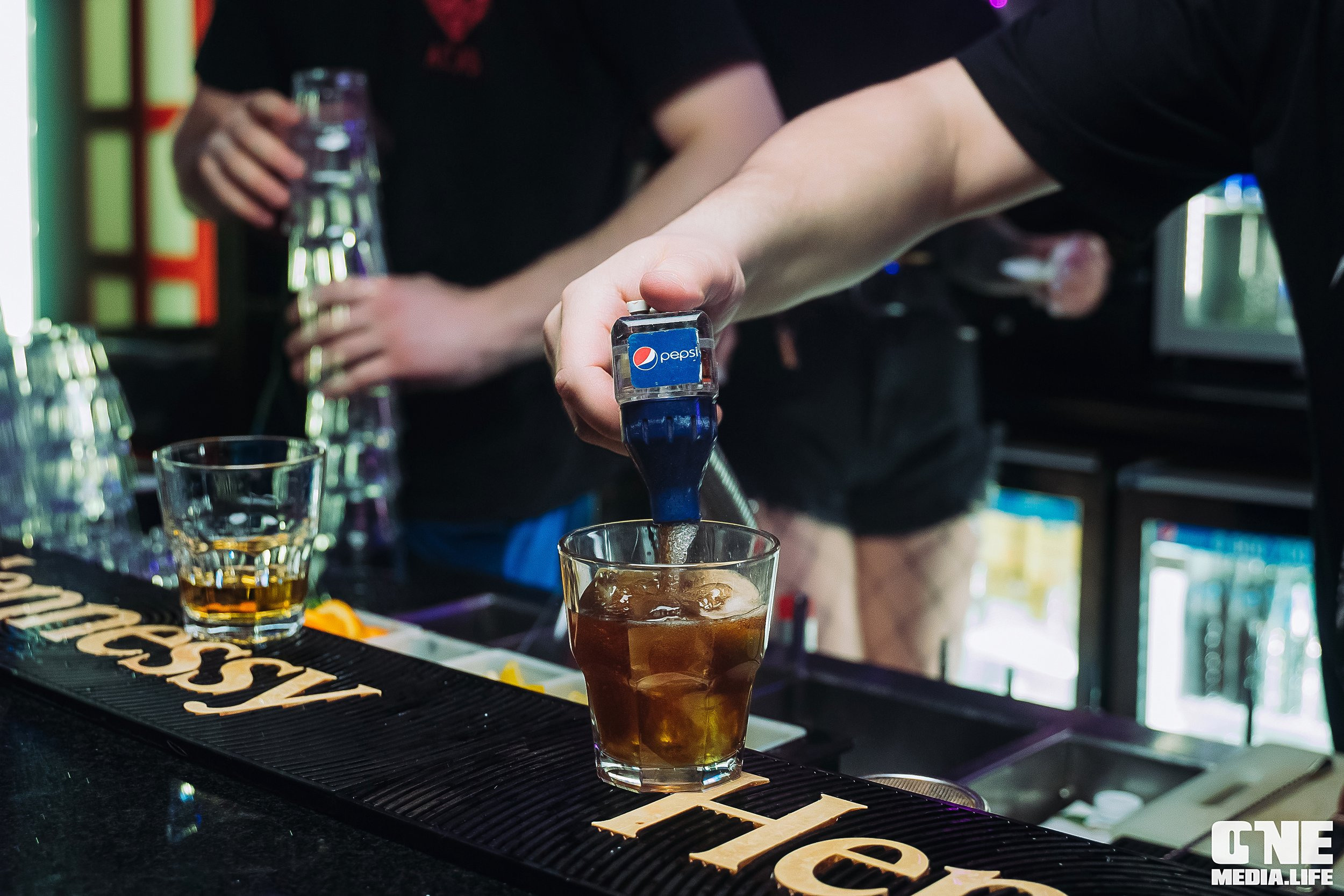 Фоторепортаж из Экстрим бара XxxX. One Media Life: фоторепортажи, фотоотчеты с мероприятий и заведений