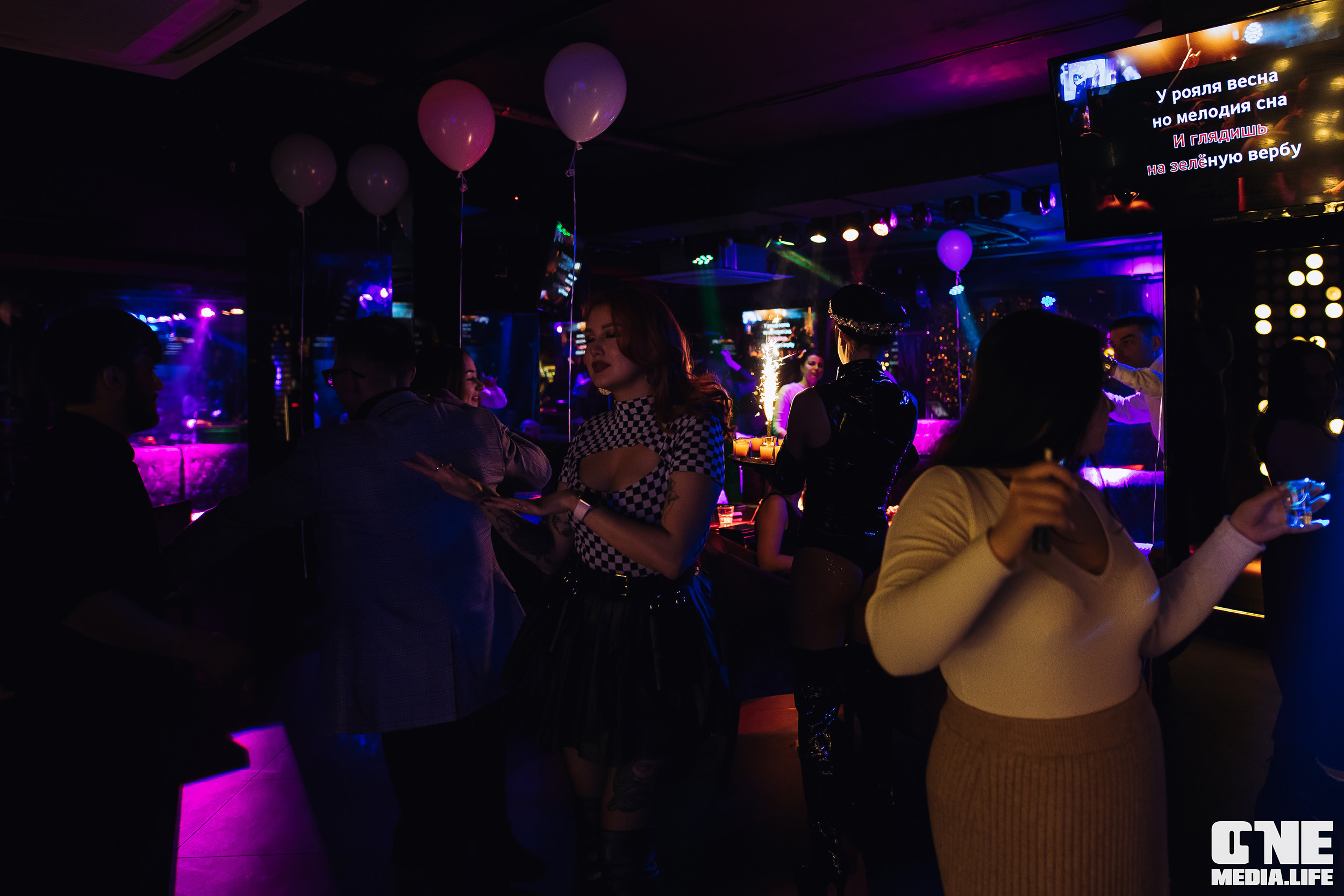 Фоторепортаж из караоке-клуба Эйфория. One Media Life: фоторепортажи, фотоотчеты с мероприятий и заведений