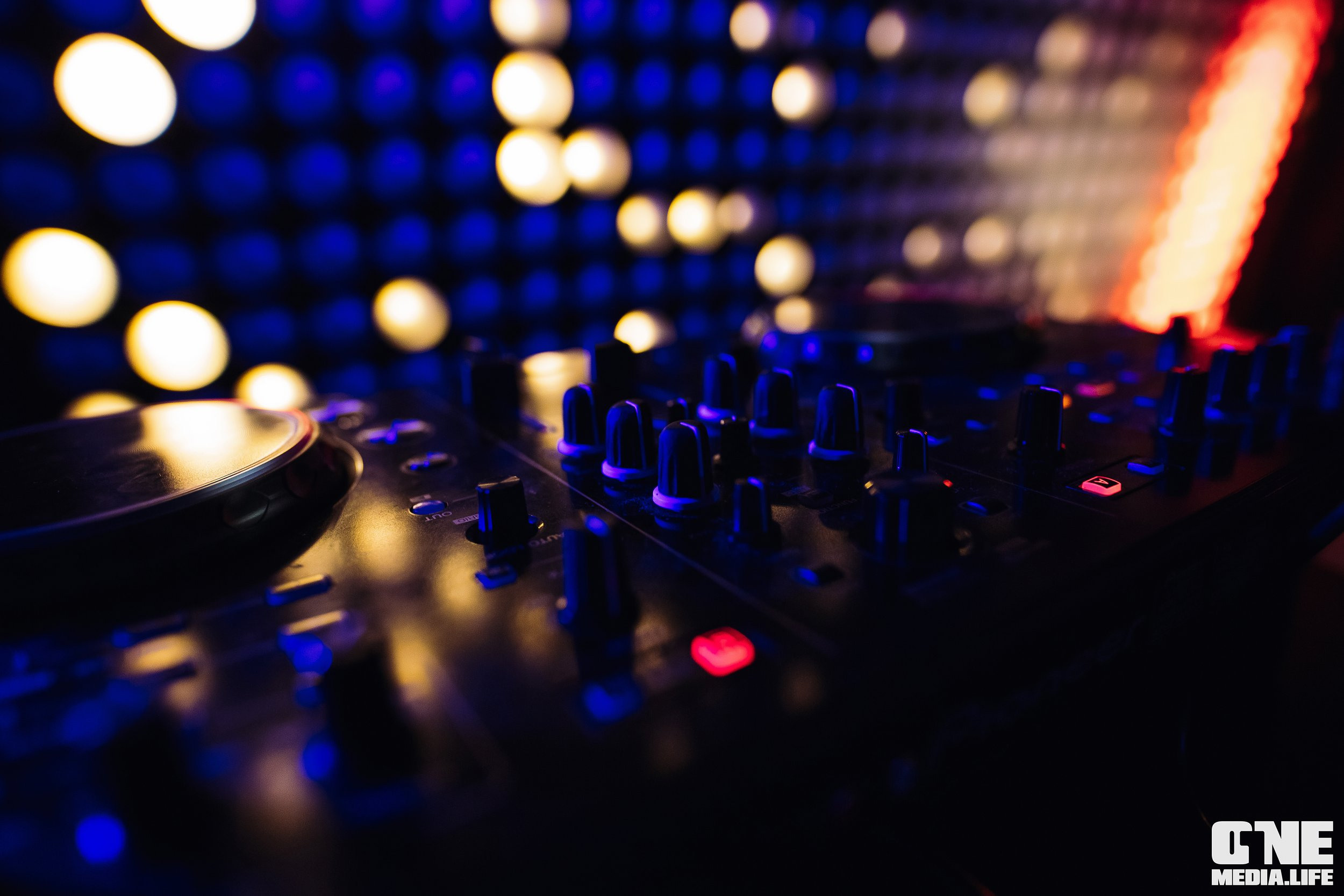 Фоторепортаж из караоке-клуба Эйфория. One Media Life: фоторепортажи, фотоотчеты с мероприятий и заведений