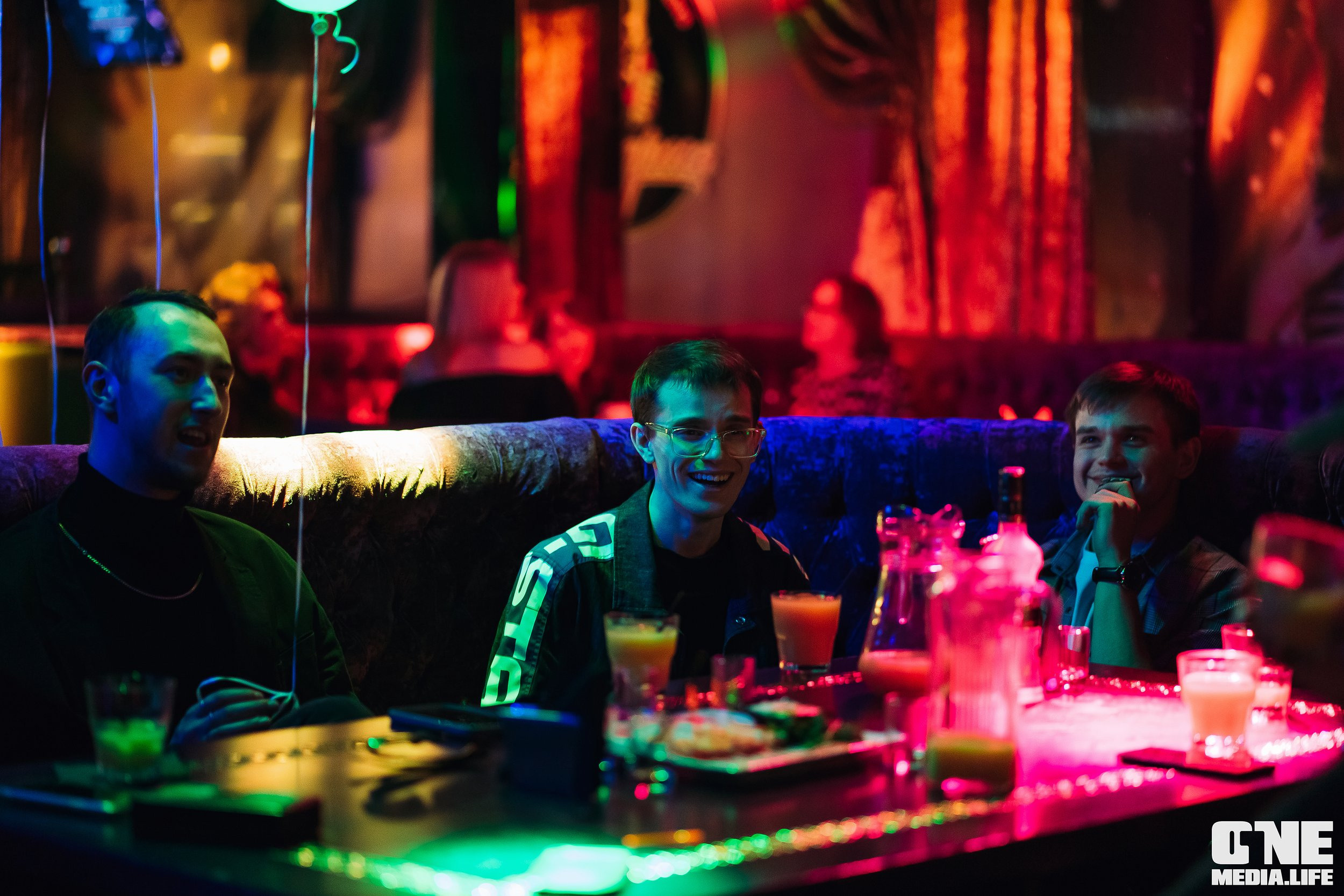 Фоторепортаж из караоке-клуба Эйфория. One Media Life: фоторепортажи, фотоотчеты с мероприятий и заведений
