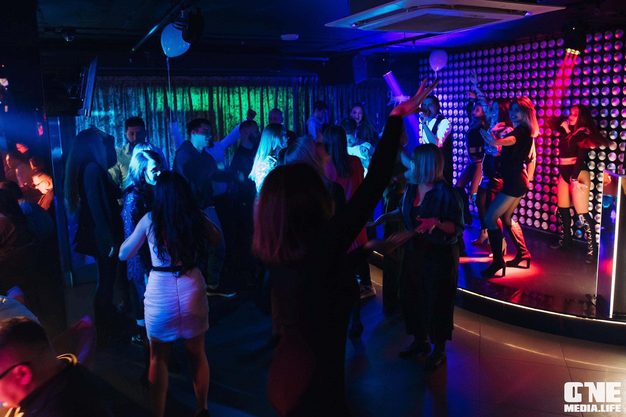 Фоторепортаж из караоке-клубе Эйфория. One Media Life: фоторепортажи, фотоотчеты с мероприятий и заведений