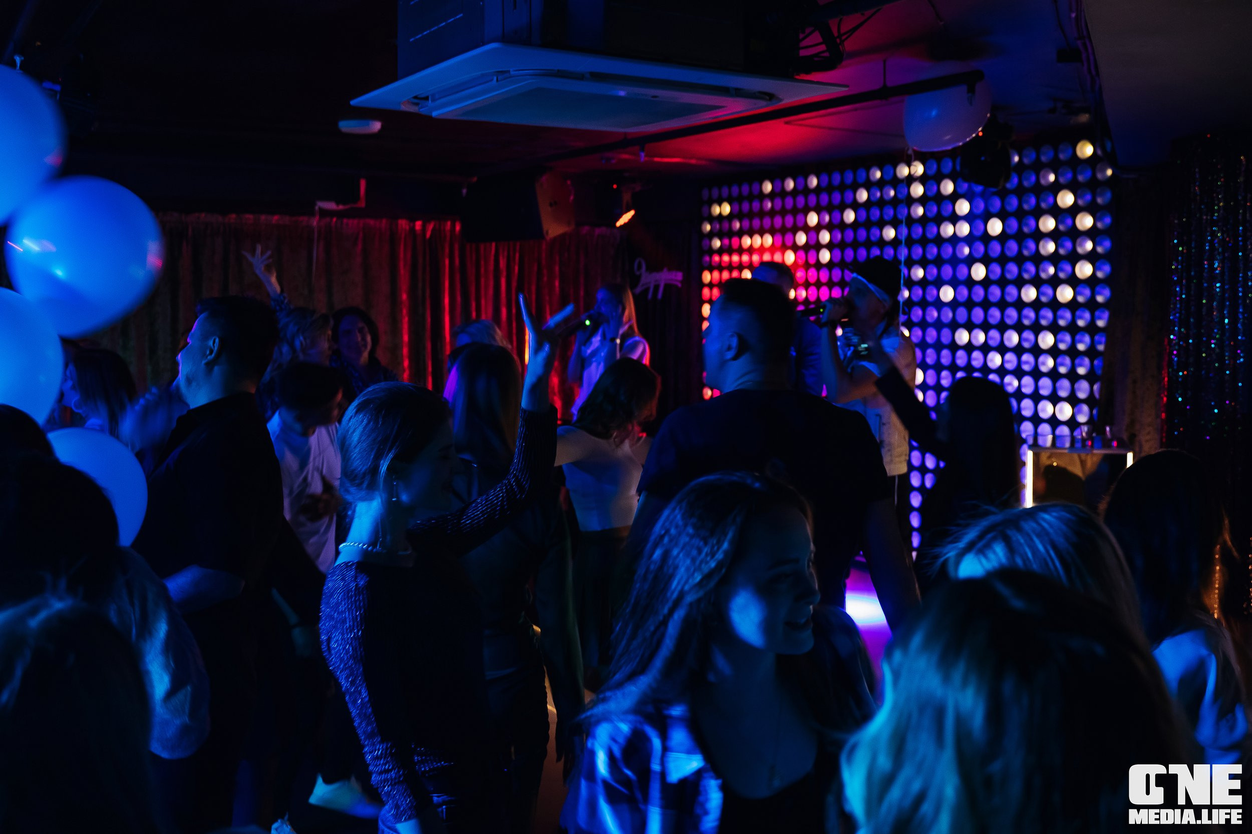 Фоторепортаж из караоке-клуба Эйфория. One Media Life: фоторепортажи, фотоотчеты с мероприятий и заведений