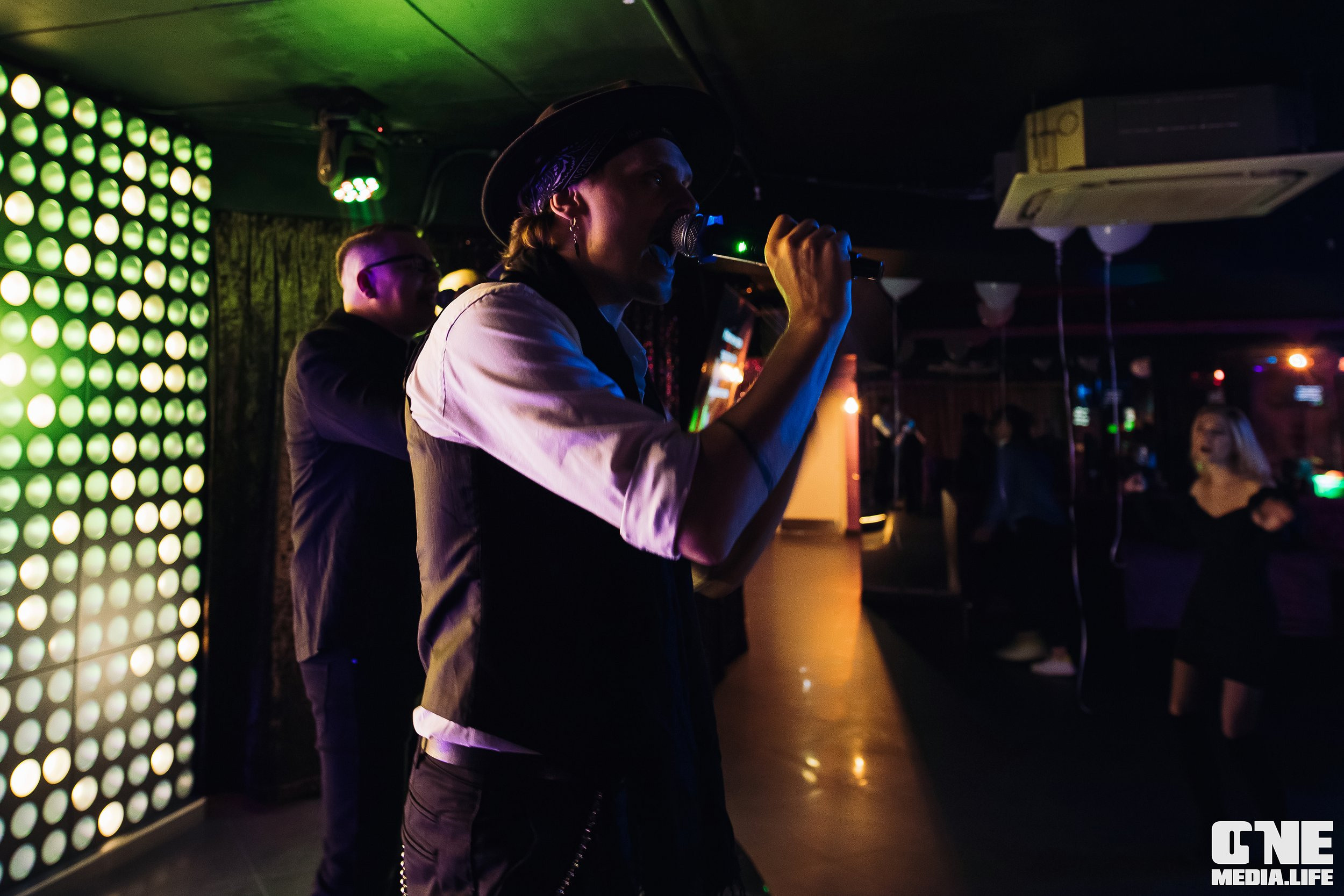 Фоторепортаж из караоке-клуба Эйфория. One Media Life: фоторепортажи, фотоотчеты с мероприятий и заведений