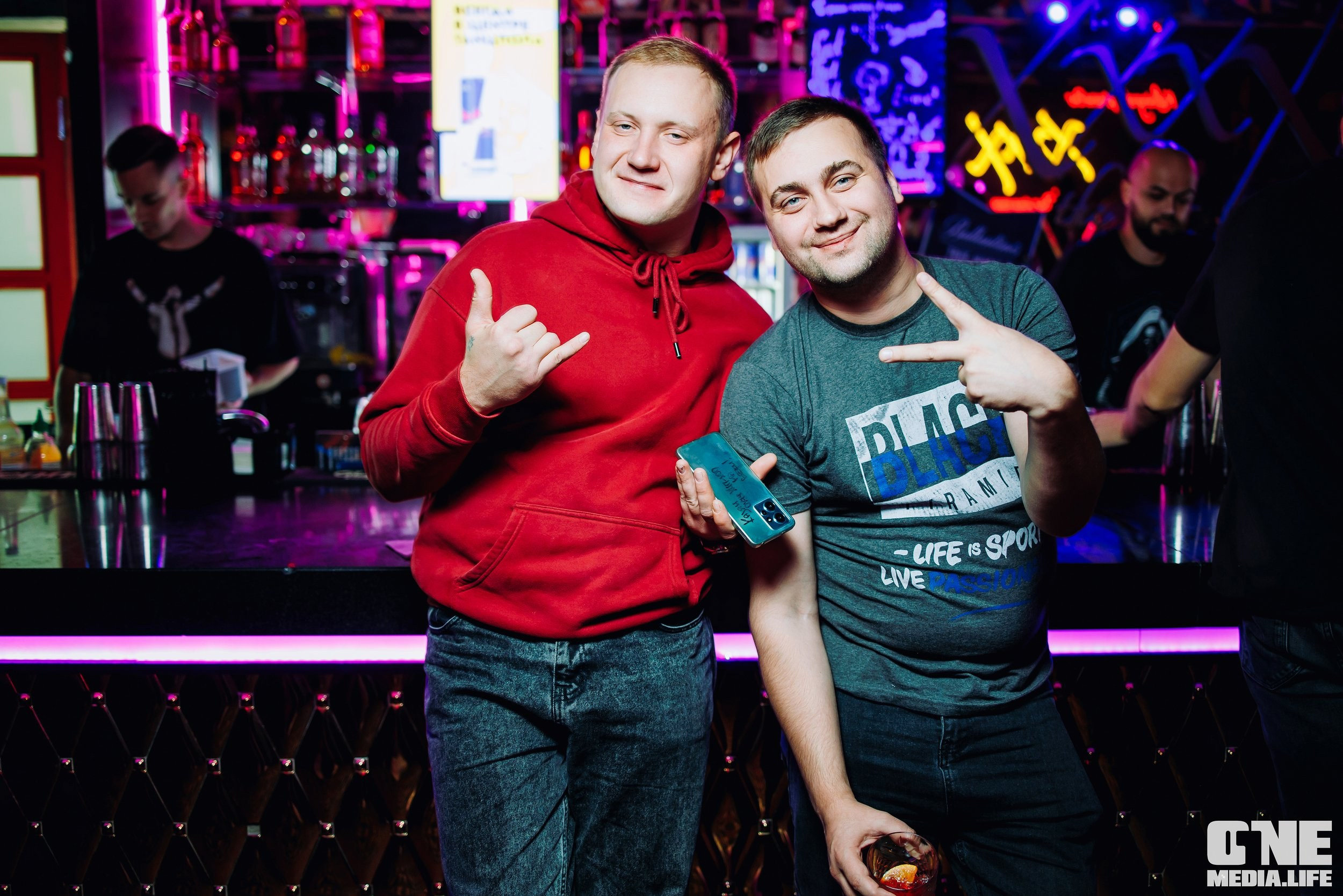 Фоторепортаж из бара XxxX. One Media Life: фоторепортажи, фотоотчеты с мероприятий и заведений