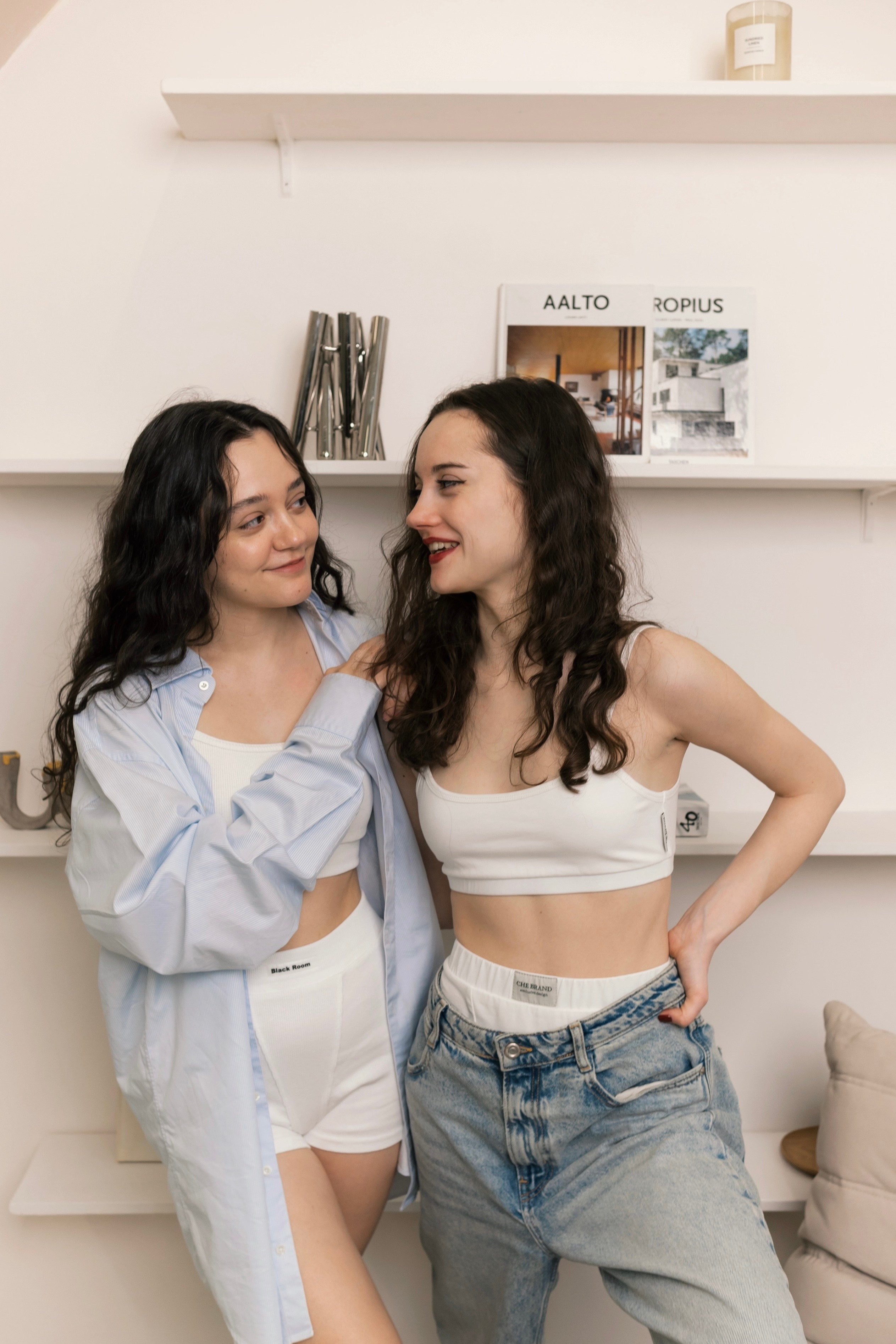 Студийная портретная фотосессия сестер. Портретный и репортажный фотограф в Санкт-Петербурге | Валерия Кайряк