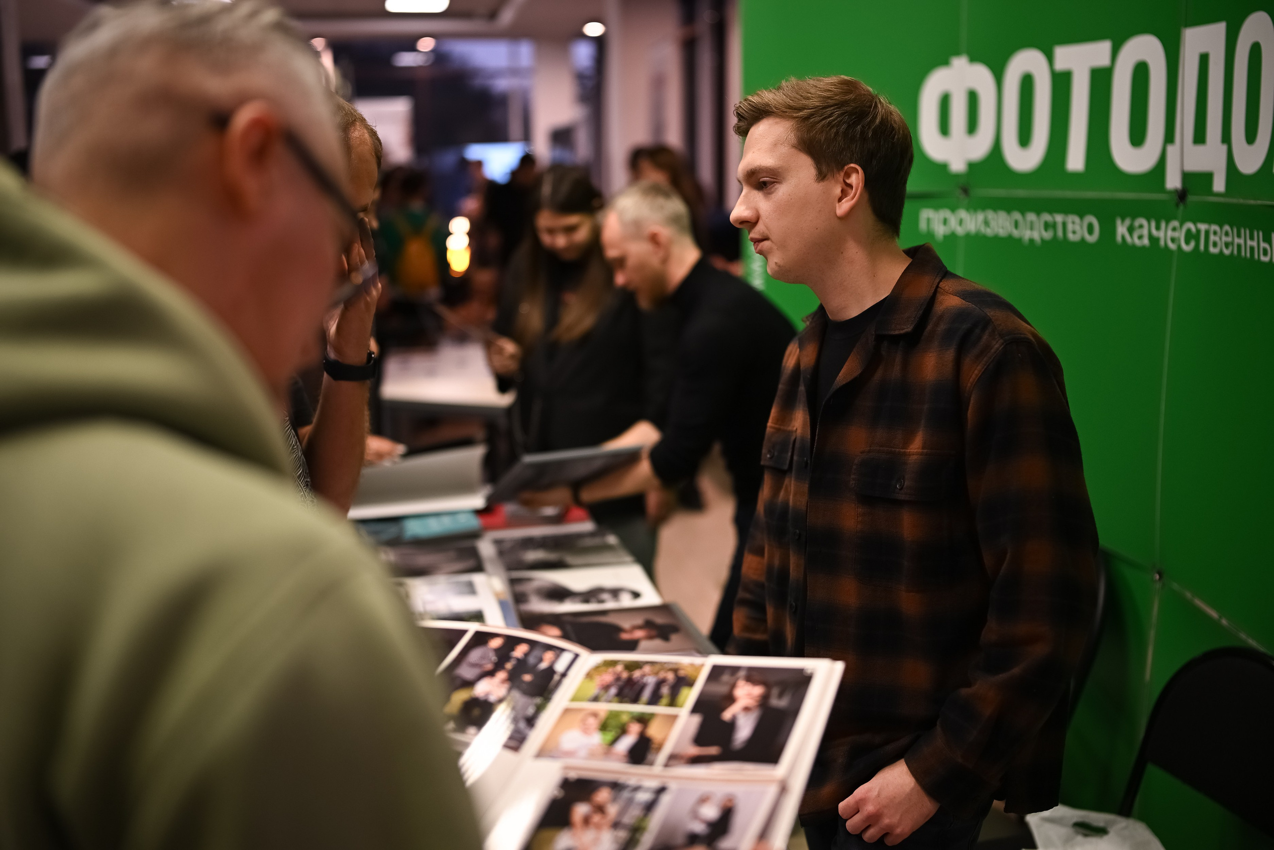 Обзор стендов и участников во время фотофорума в Казани от WFolio и GetLens