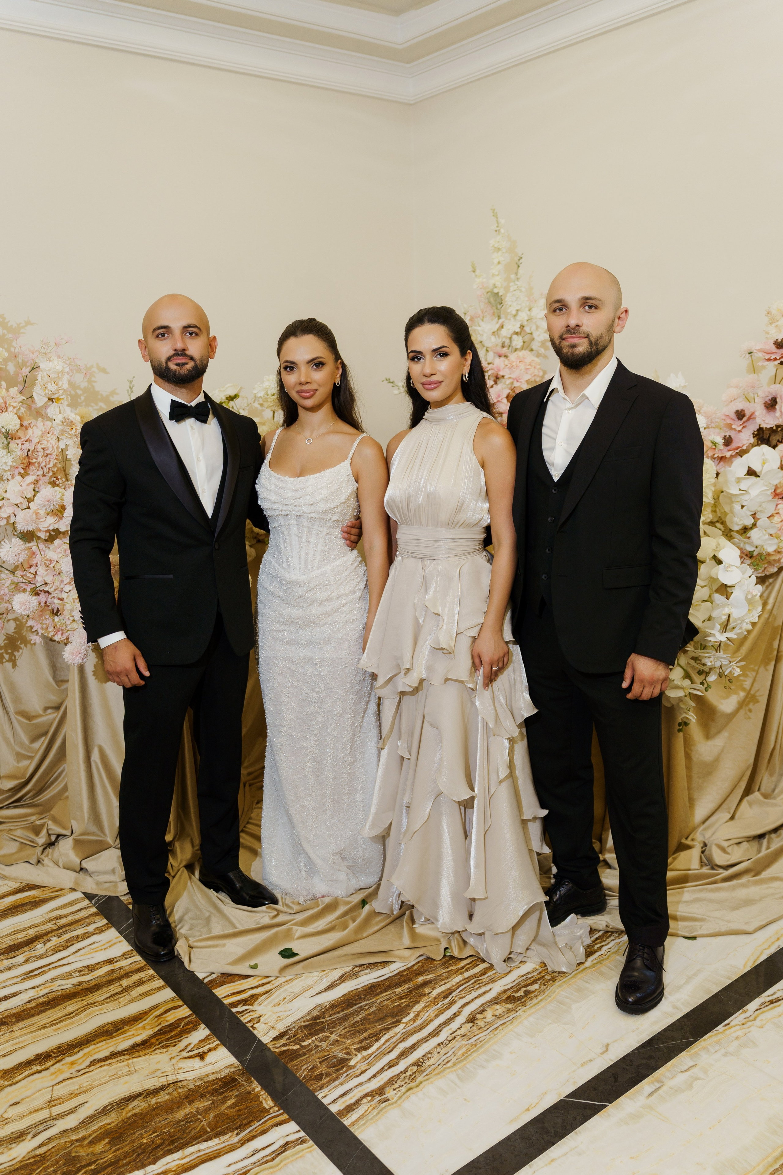 Сватовство в Краснодаре от лучших свадебных фотографов и операторов ТВИНС СТУДИО. ТВИНС СТУДИО — лучшие свадебные фотографы и видеографы в Краснодаре