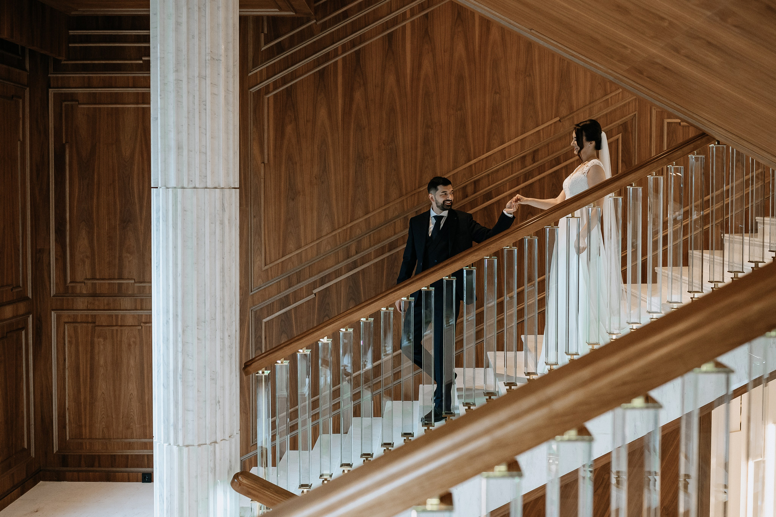 Свадебная фотосессия на лестнице Marriott