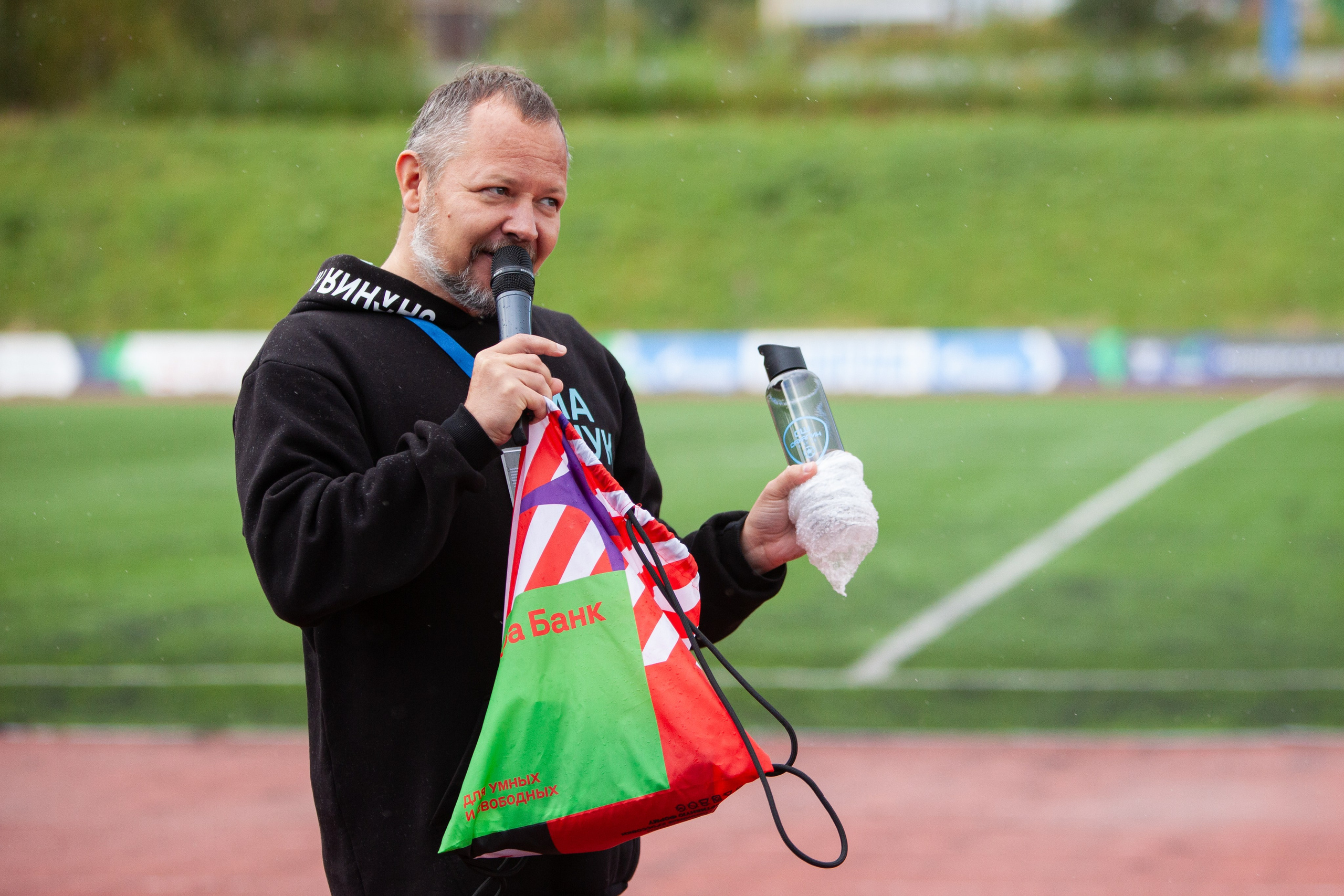 Матч юношеской футбольной лиги между командами СШ «Сахалин» и «СШОР № 1» (Комсомольск-на-Амуре). Кутузов Евгений Фотограф в Южно-Сахалинске