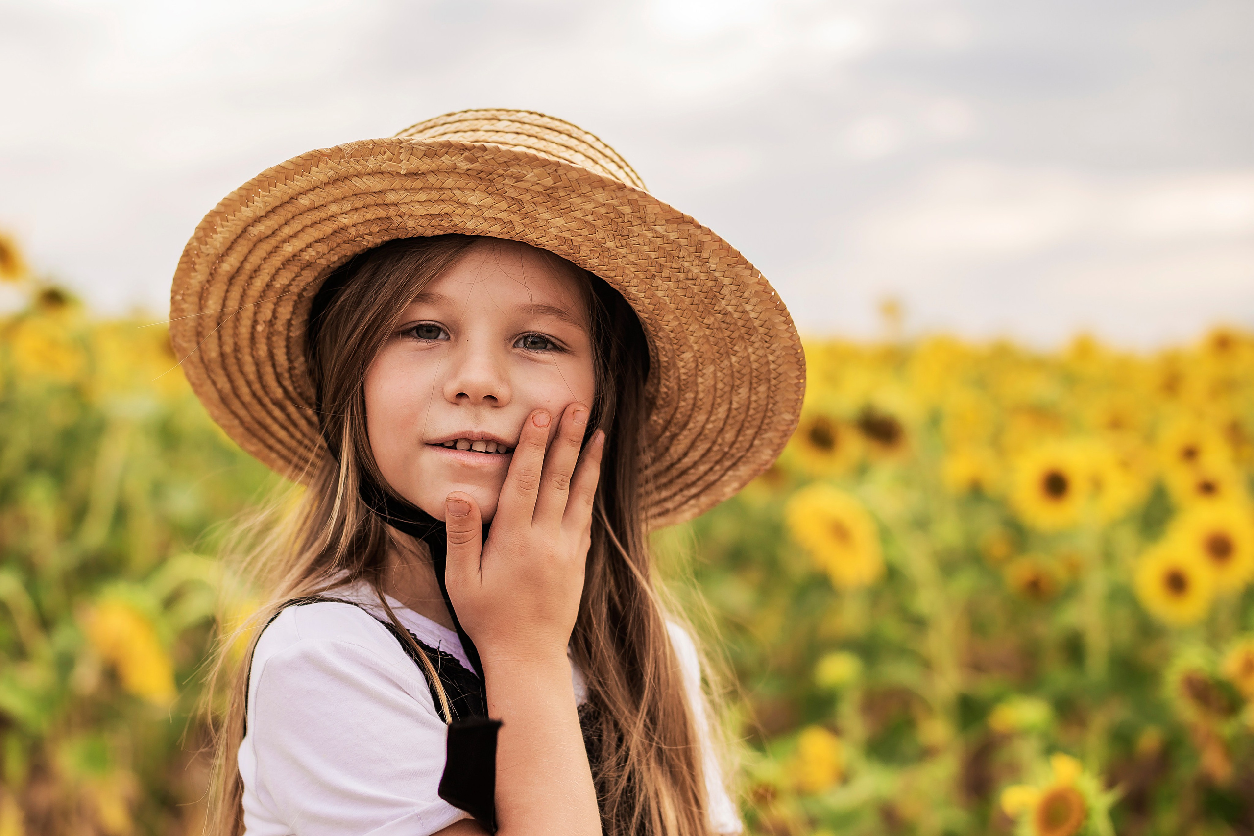 Фото в подсолнухах. Семейный фотограф в Саратове