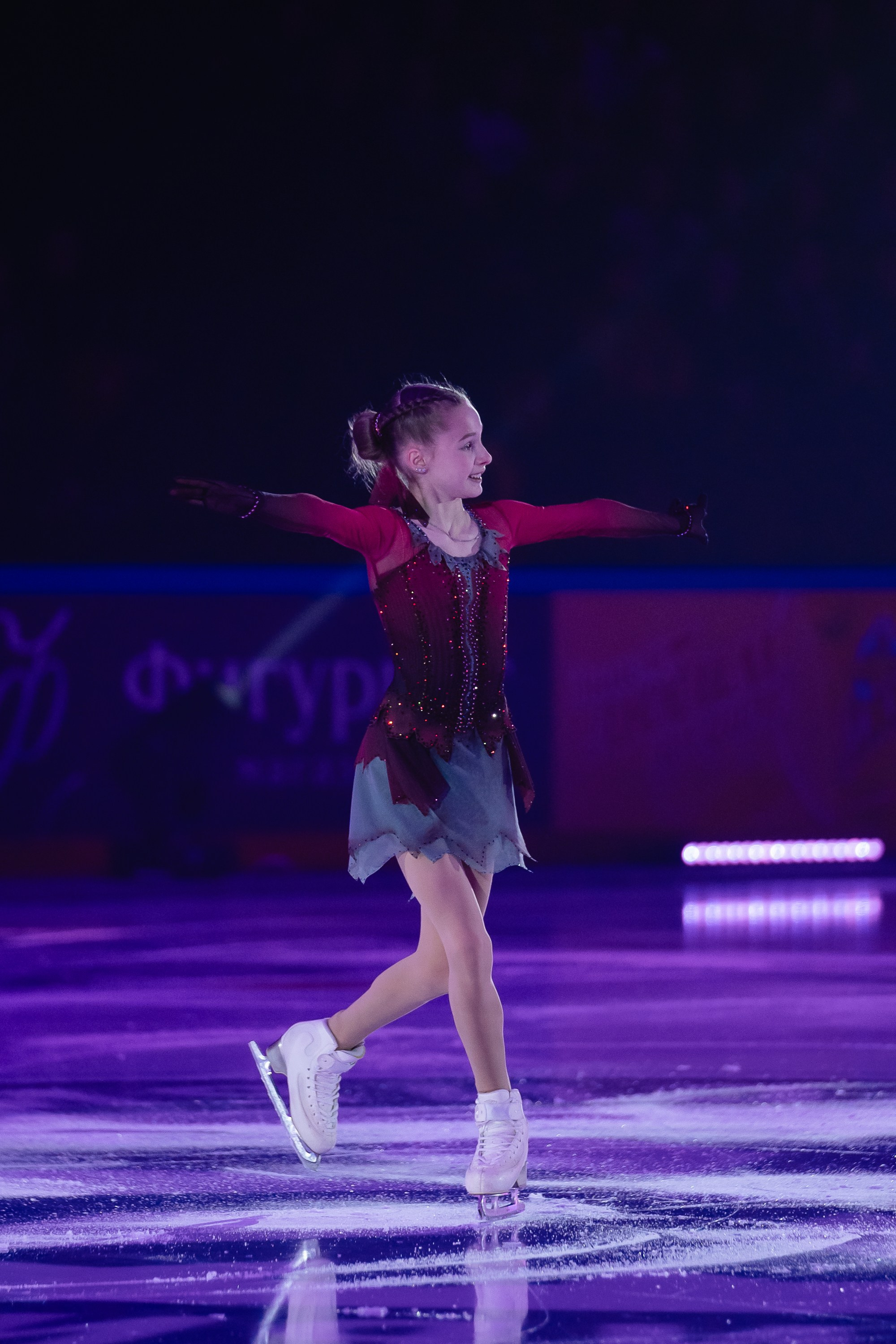 Шоу «Чемпионы на льду» в Новосибирске. Воробьева Ксения — Спортивный и танцевальный фотограф Новосибирск