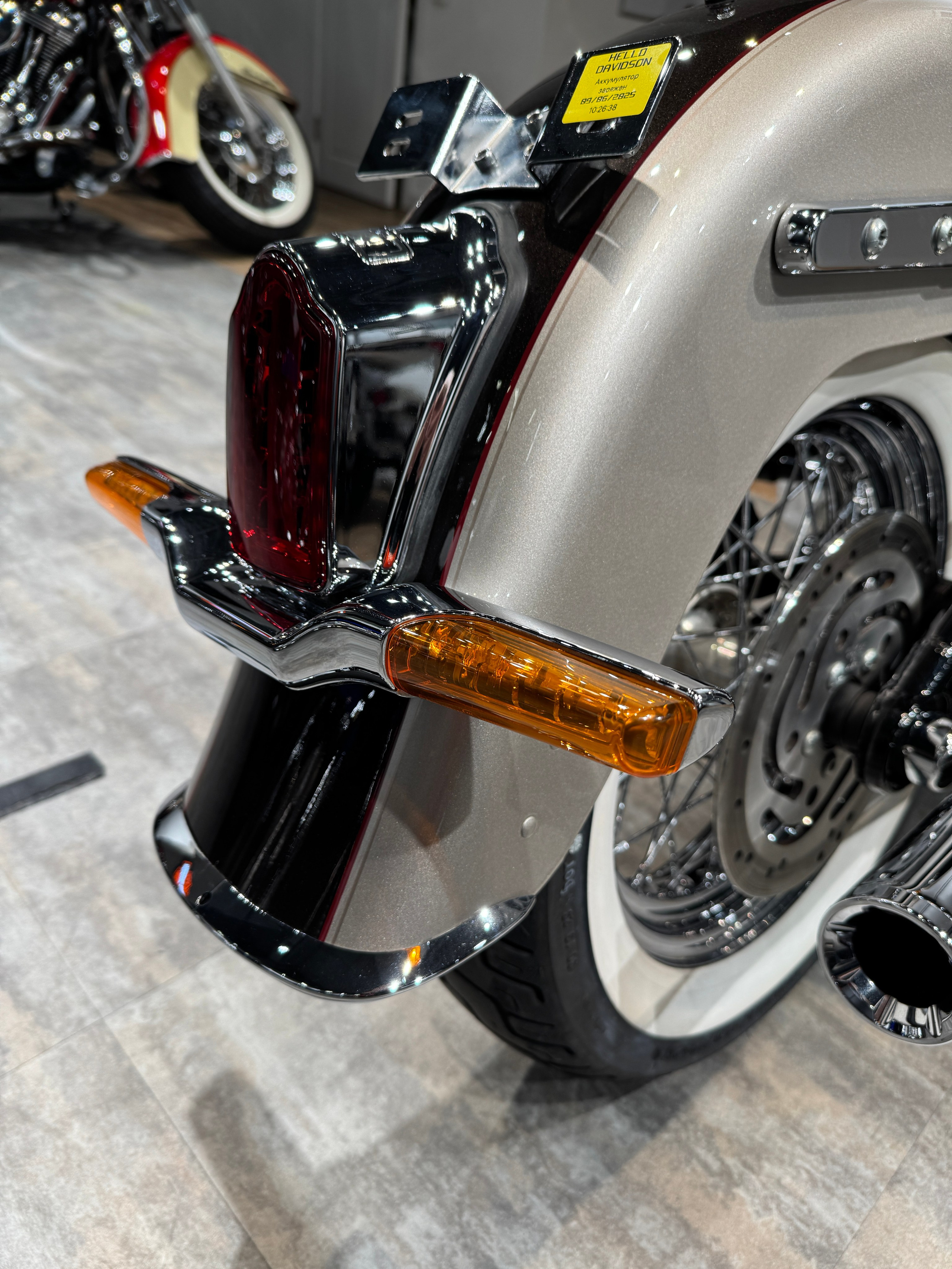 Harley Davidson 2018 Deluxe (Silver Fortune/Sumatra Bro) — купить мотоцикл. Hello Davidson, Москва. Только хорошие мотоциклы…