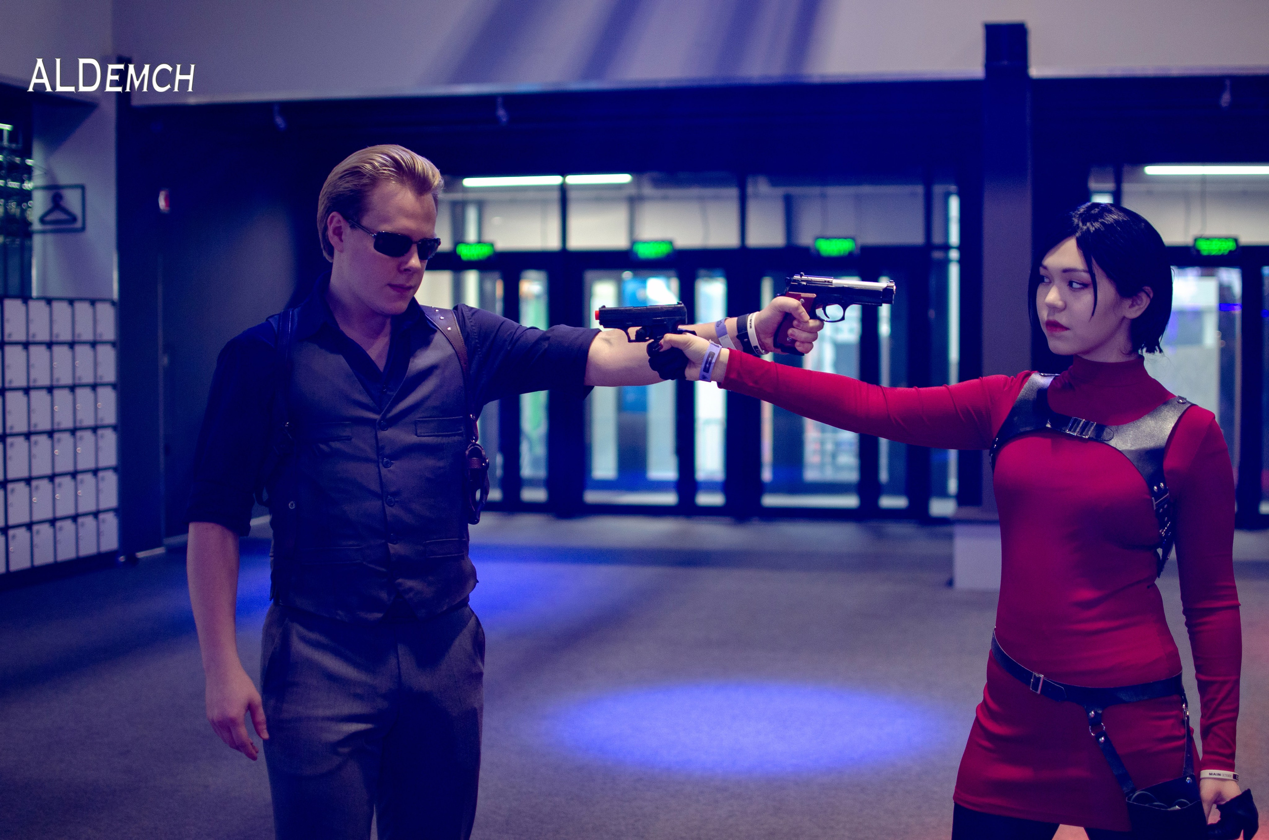 Resident Evil картинки персонажей игры и косплей фото