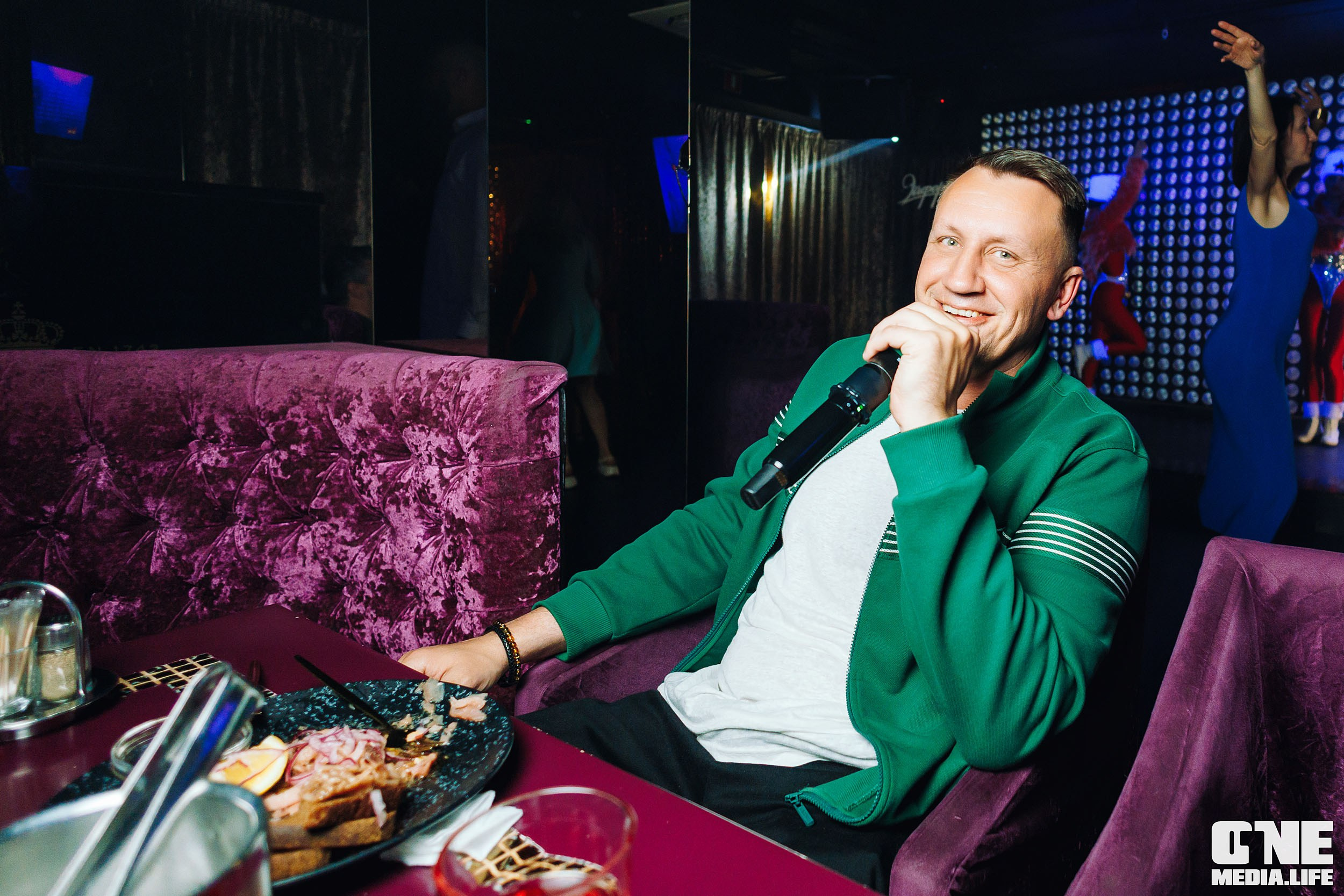 Фоторепортаж из караоке-клуба Эйфория. One Media Life: фоторепортажи, фотоотчеты с мероприятий и заведений