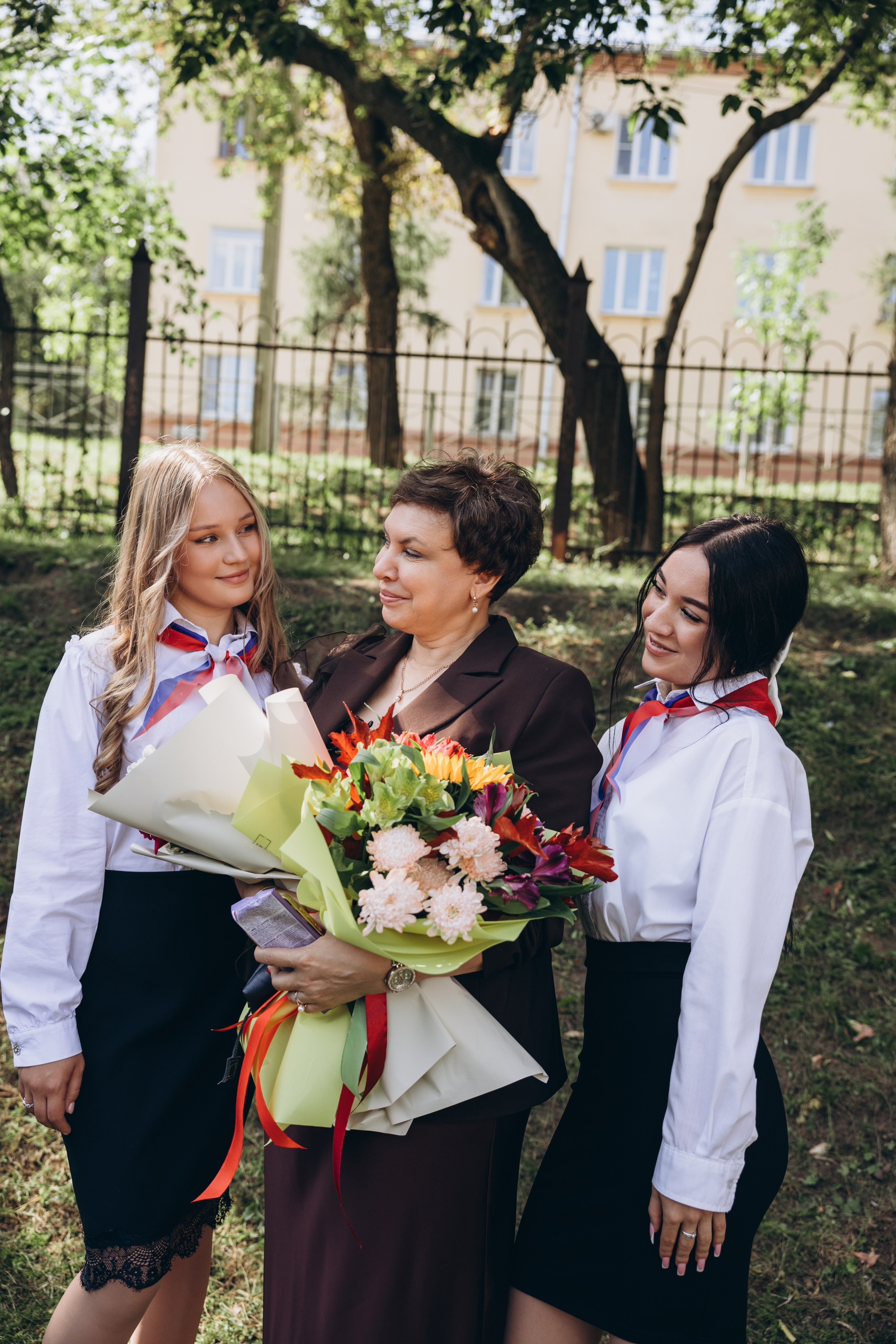 Линейка в школе. Свадебный, семейный фотограф в Иркутске Светлана Макаричева