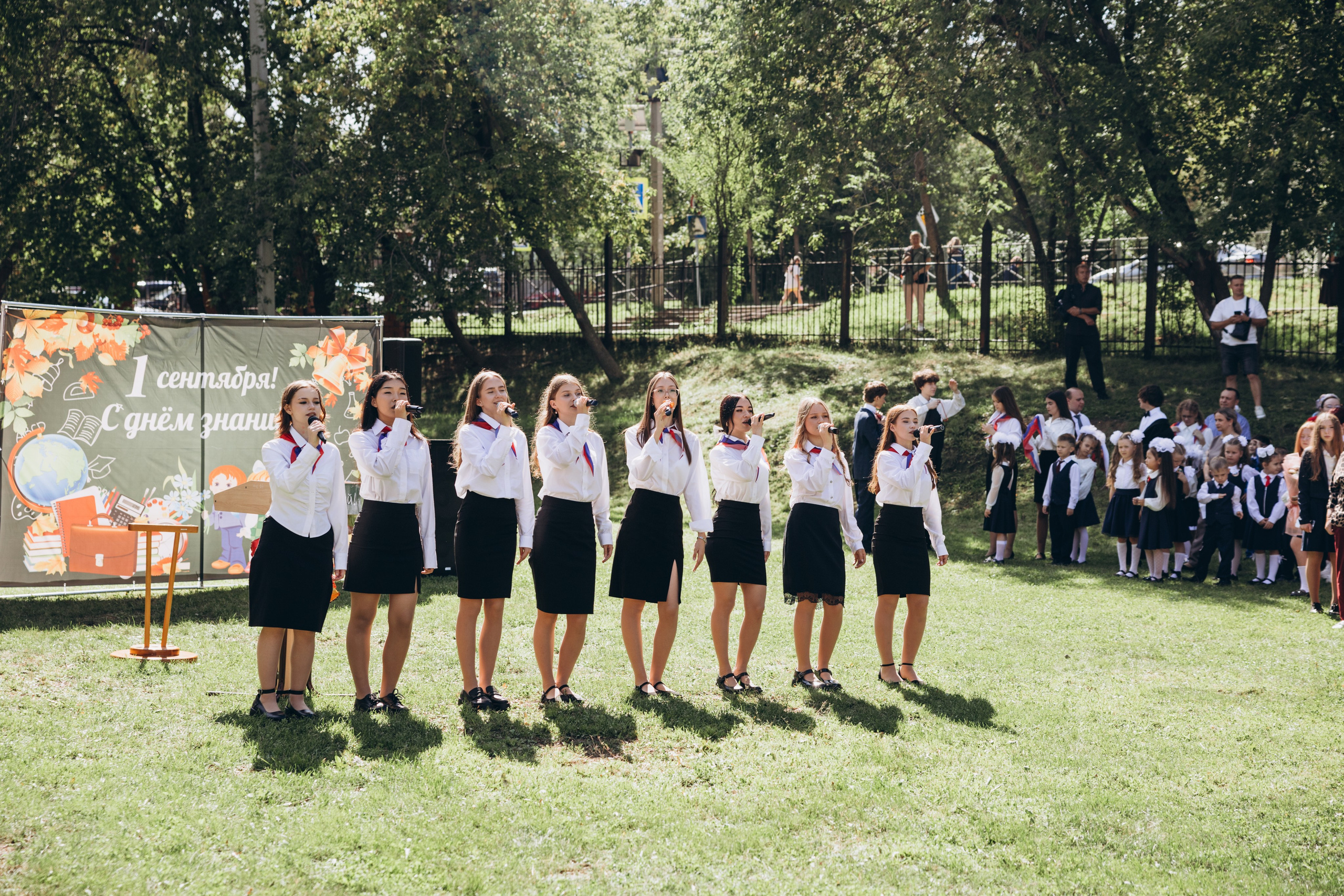 Линейка в школе. Свадебный, семейный фотограф в Иркутске Светлана Макаричева