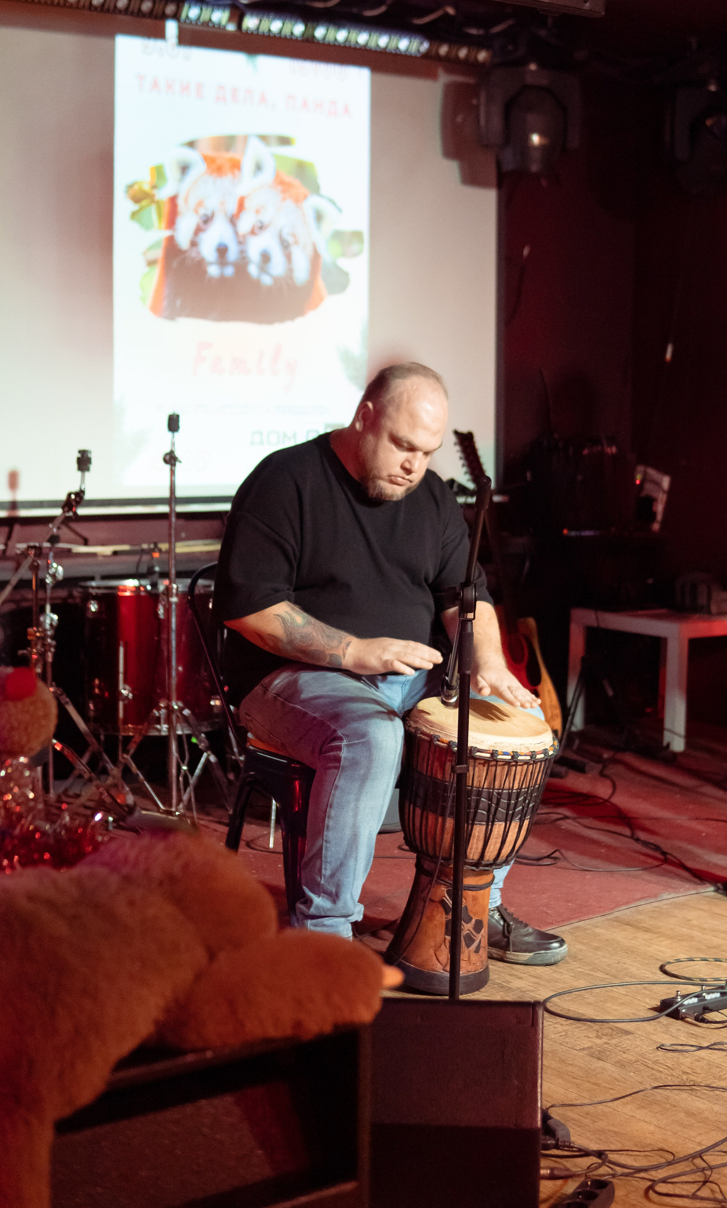 Репортажные фотографии творческого вечера Такие дела, Панда