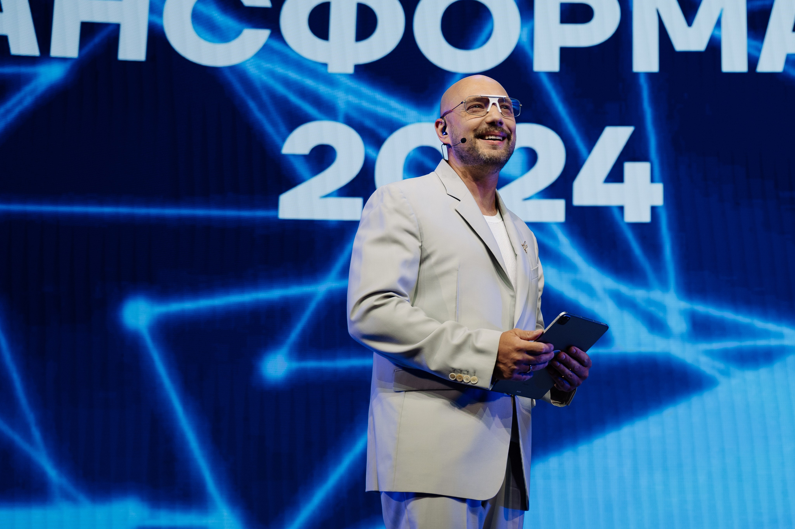 ЛЦТ ФЕСТ 2024 в арт кластере Ломоносов. Свадебные фотосессии в Москве. Фотограф Сергей Ржевский