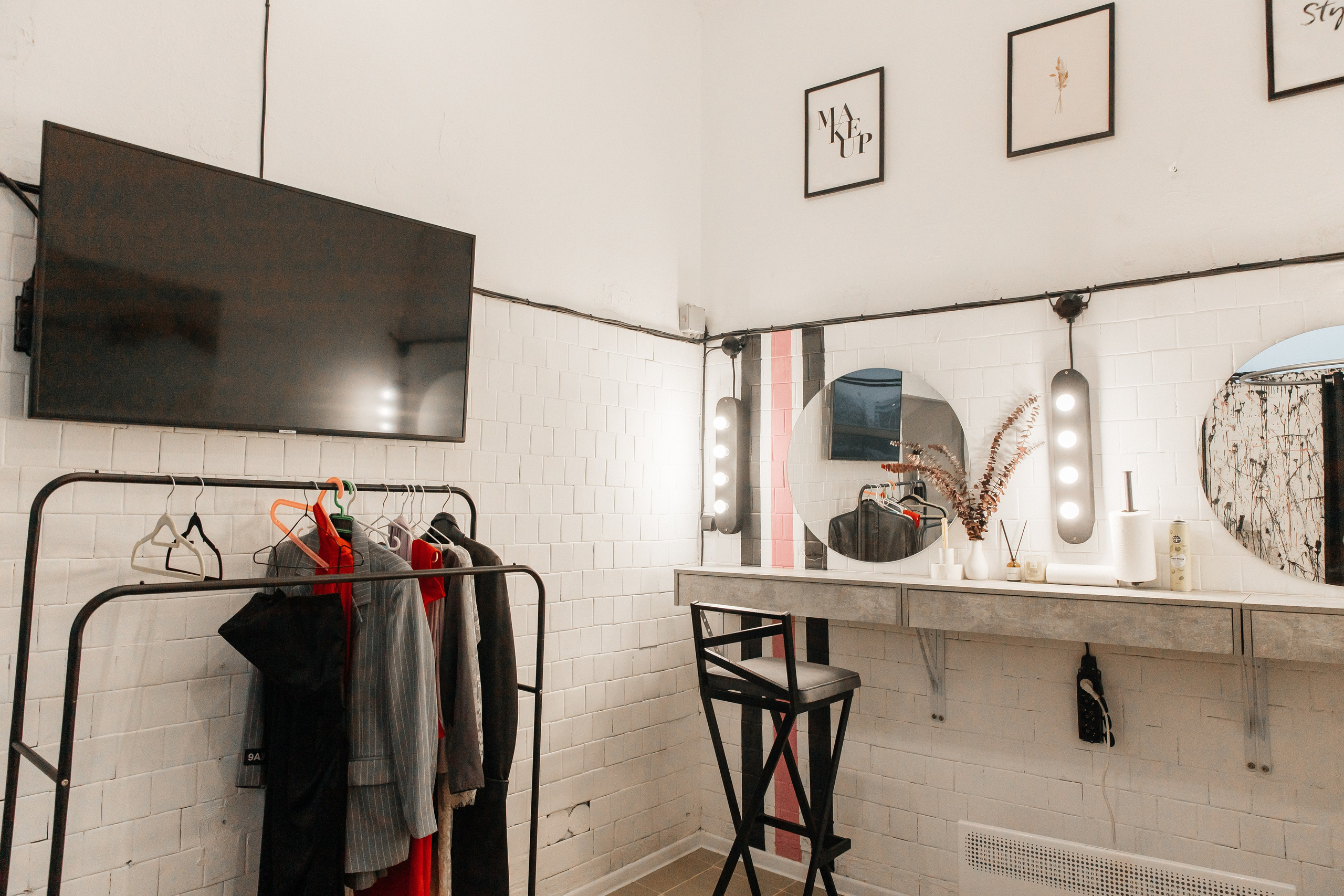 Студия SFERA82 (фото, видео, подкасты, reels). Свадебный фотограф и видеограф Владислав и Анастасия Макриди