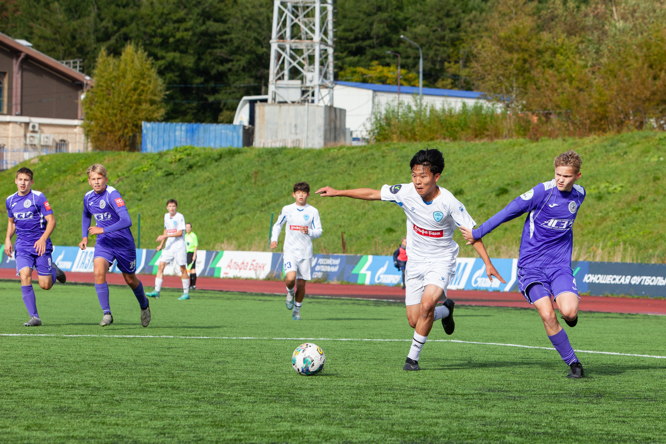 Матч юношеской футбольной лиги между командами СШ «Сахалин» и «СШОР № 1» (Комсомольск-на-Амуре). Кутузов Евгений Фотограф в Южно-Сахалинске
