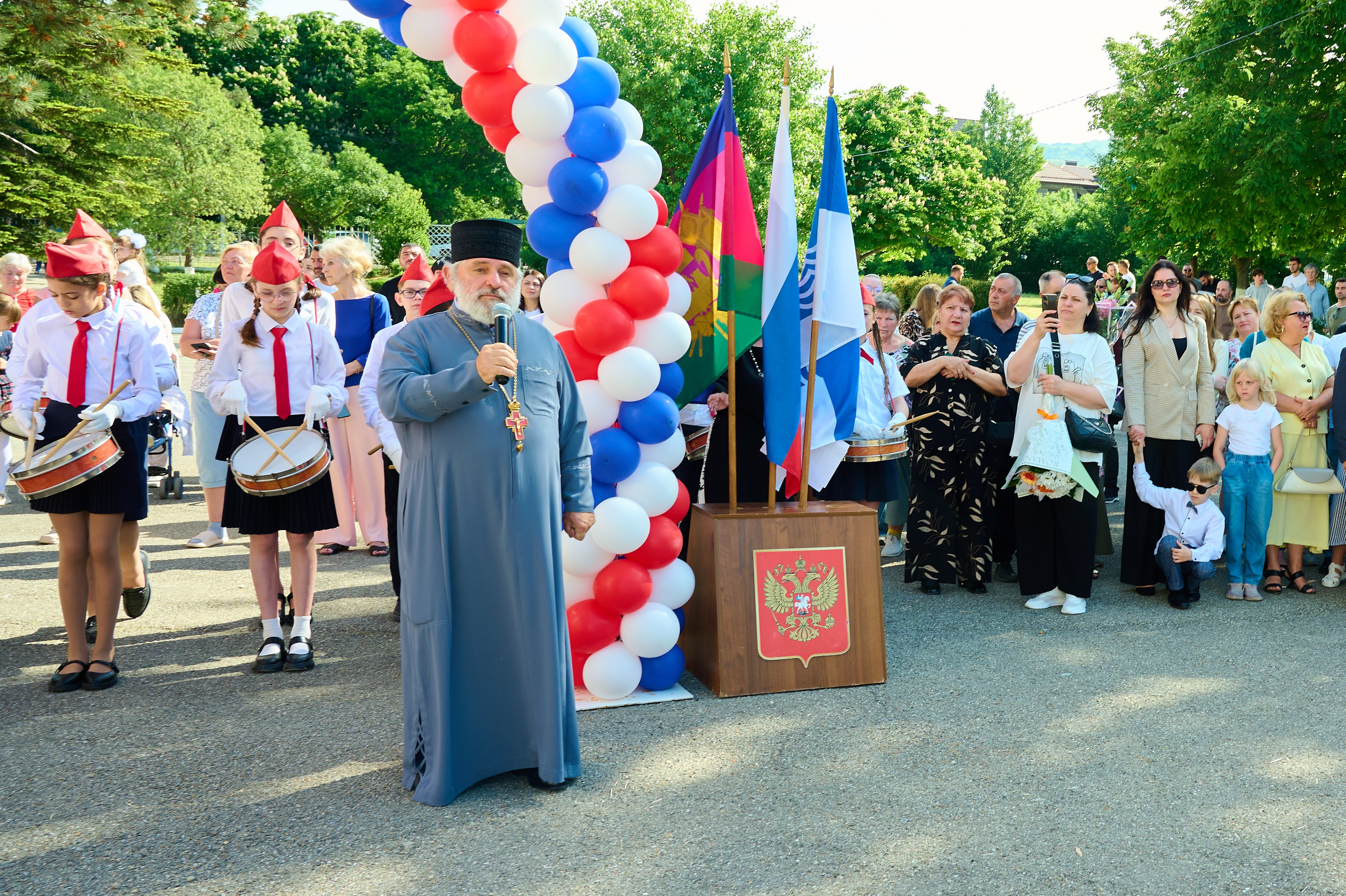 Последний звонок 2025. Жизнь курорта Кабардинка в фотографиях