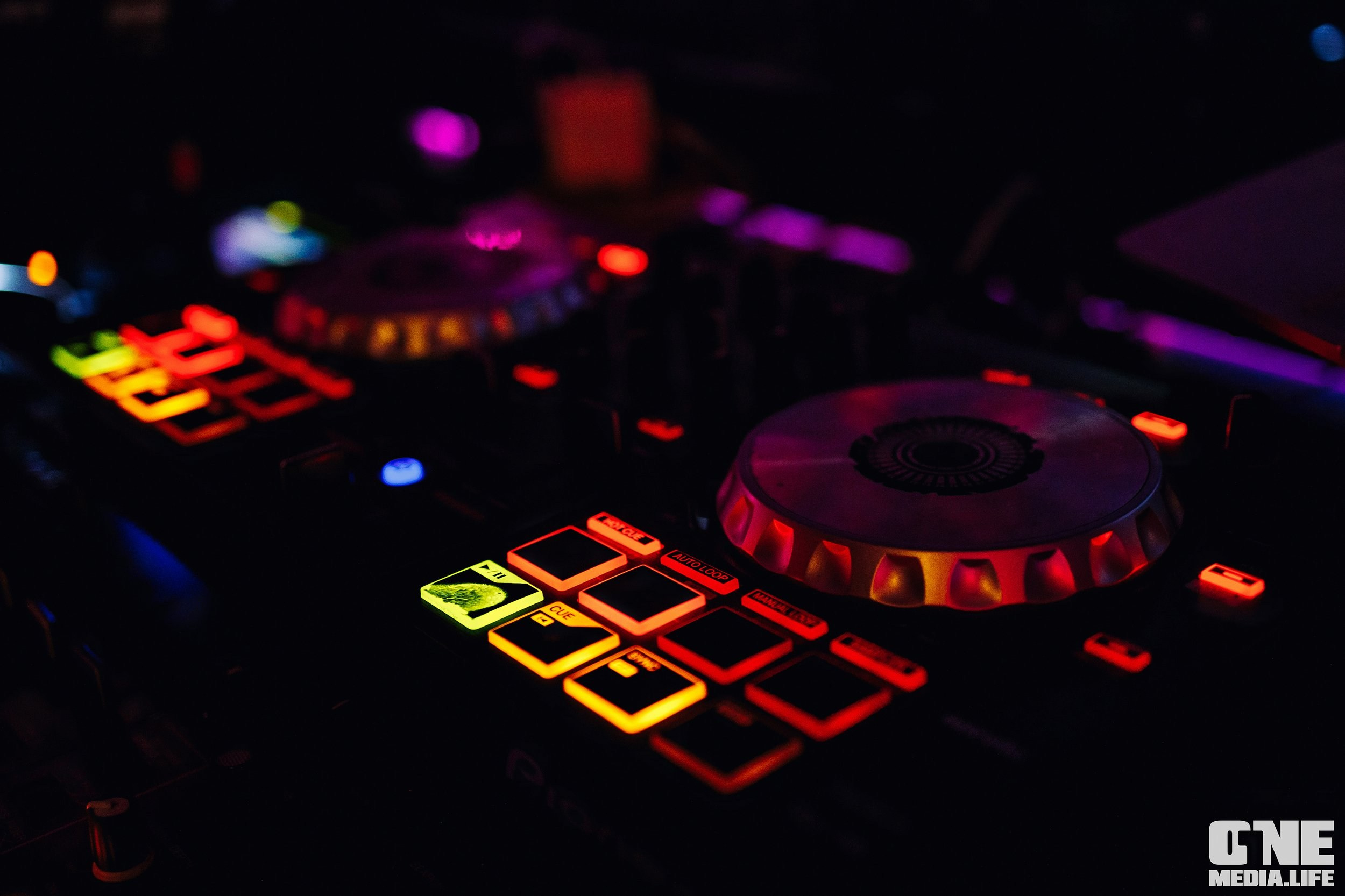 Фоторепортаж из бара XxxX. One Media Life: фоторепортажи, фотоотчеты с мероприятий и заведений