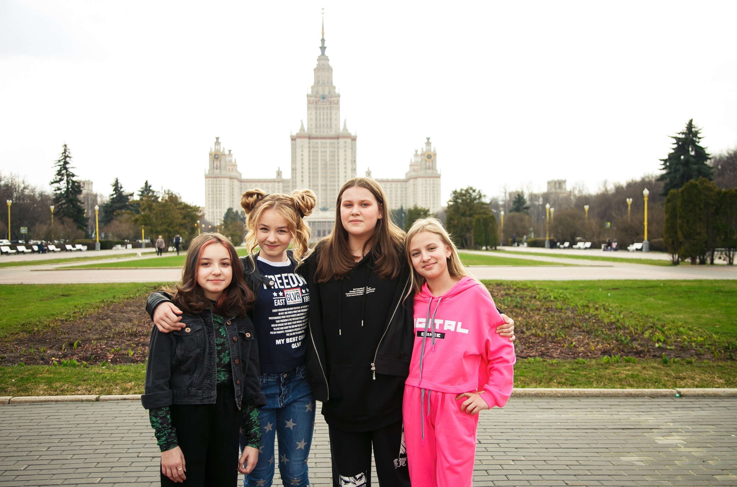 Акции от фотостудии Вышка. Выпускной альбом в Москве и Домодедово Вышка Школьный фотограф
