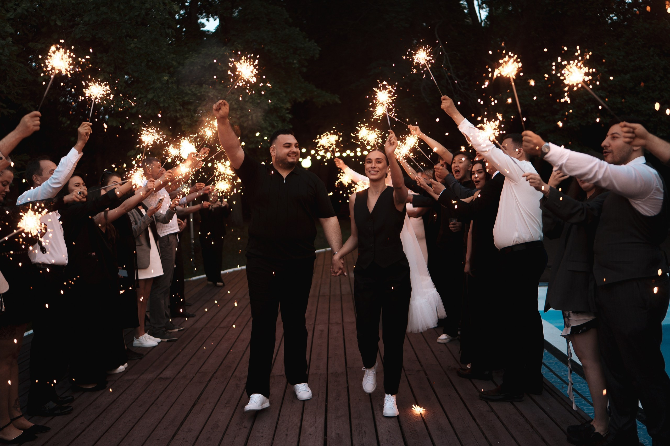 Свадьба 7 июня 2026 года — фотосессия, ЗАГС и банкет в шатре «Под облаками» в Нагаево с ведущим Артуром Ильясовым