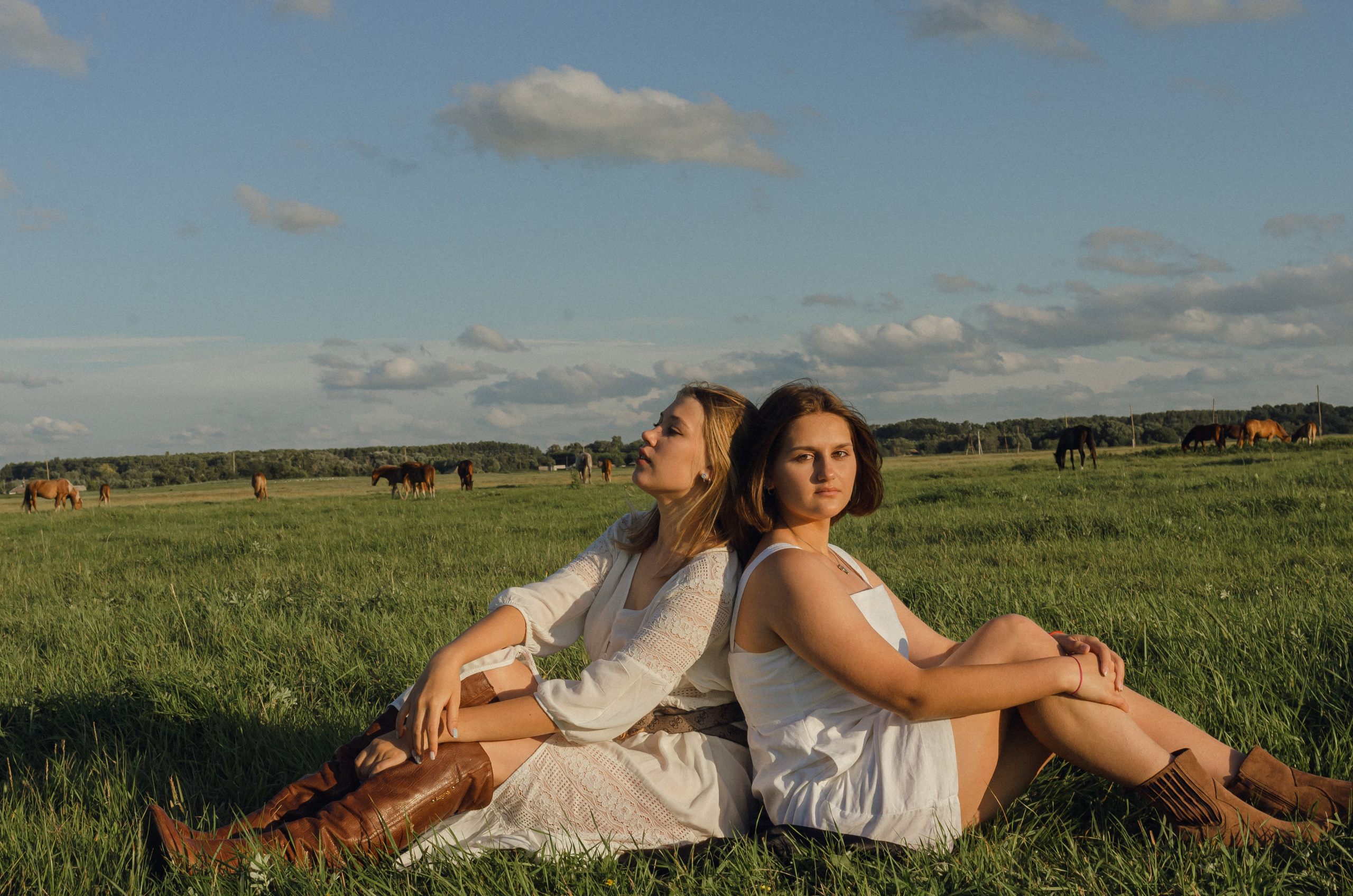 Мама и ее прекрасные дочери. Летняя съемка. Семейный фотограф в Барнауле Ирина Ястребова