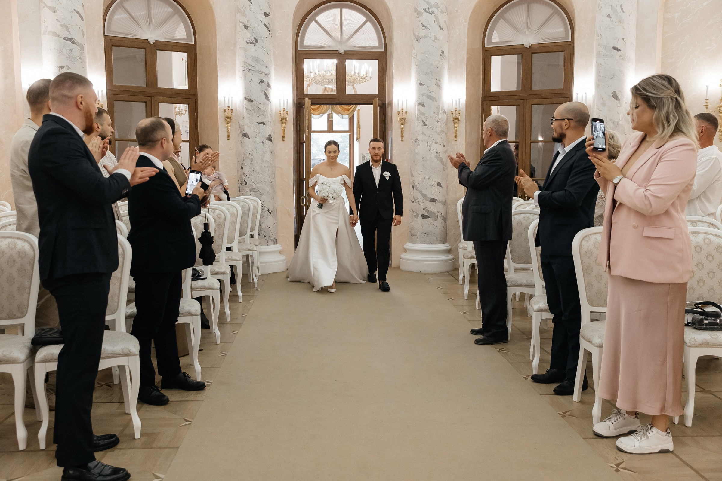 Свадебная фотосессия в усадьбе Остафьево. Свадебный фотограф в Москве Элина Ларченкова. Фото, которые цепляют