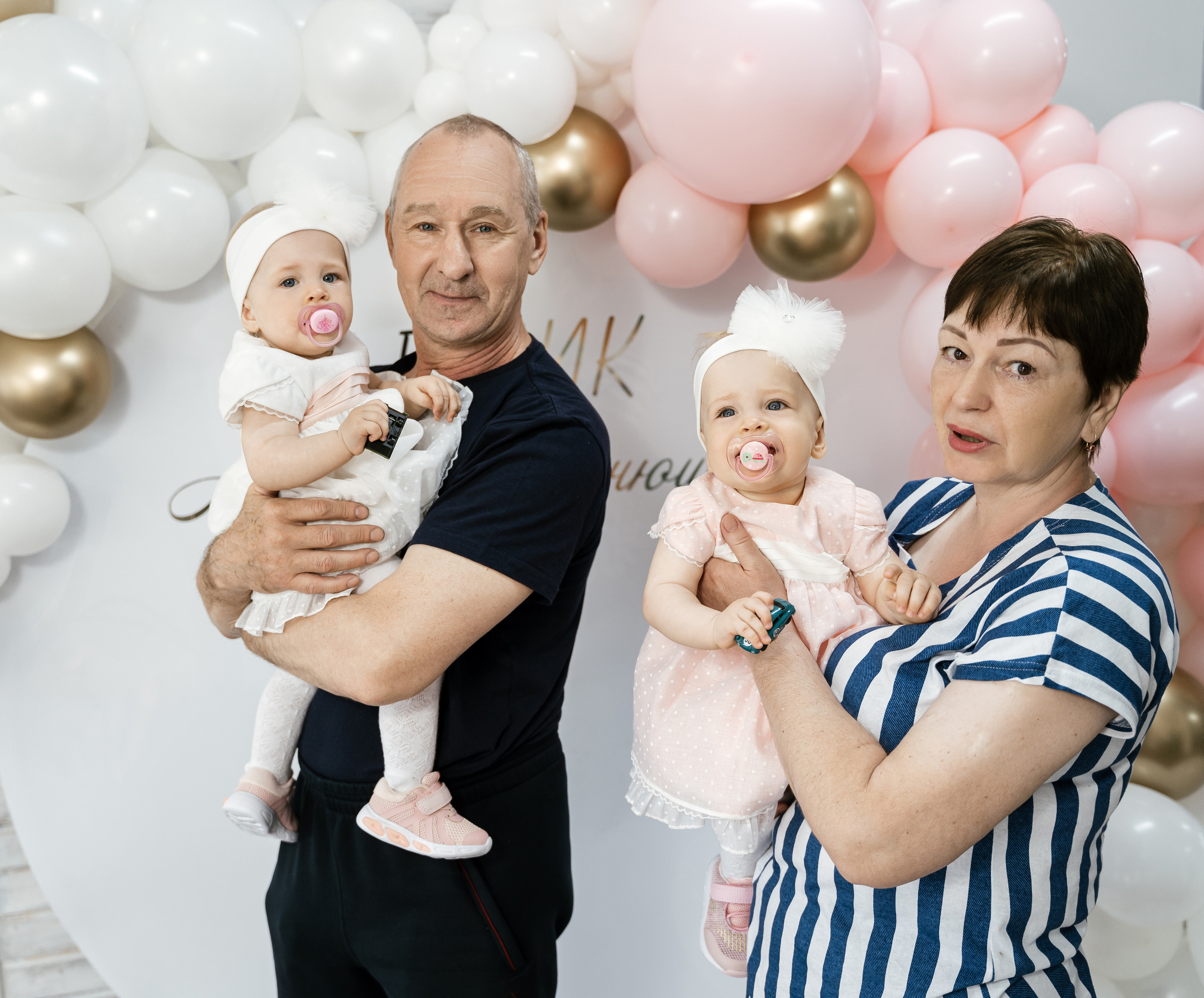 Анюте и Танюше 1 годик. Фотограф Томск, Новосибирск Влад Свириденко