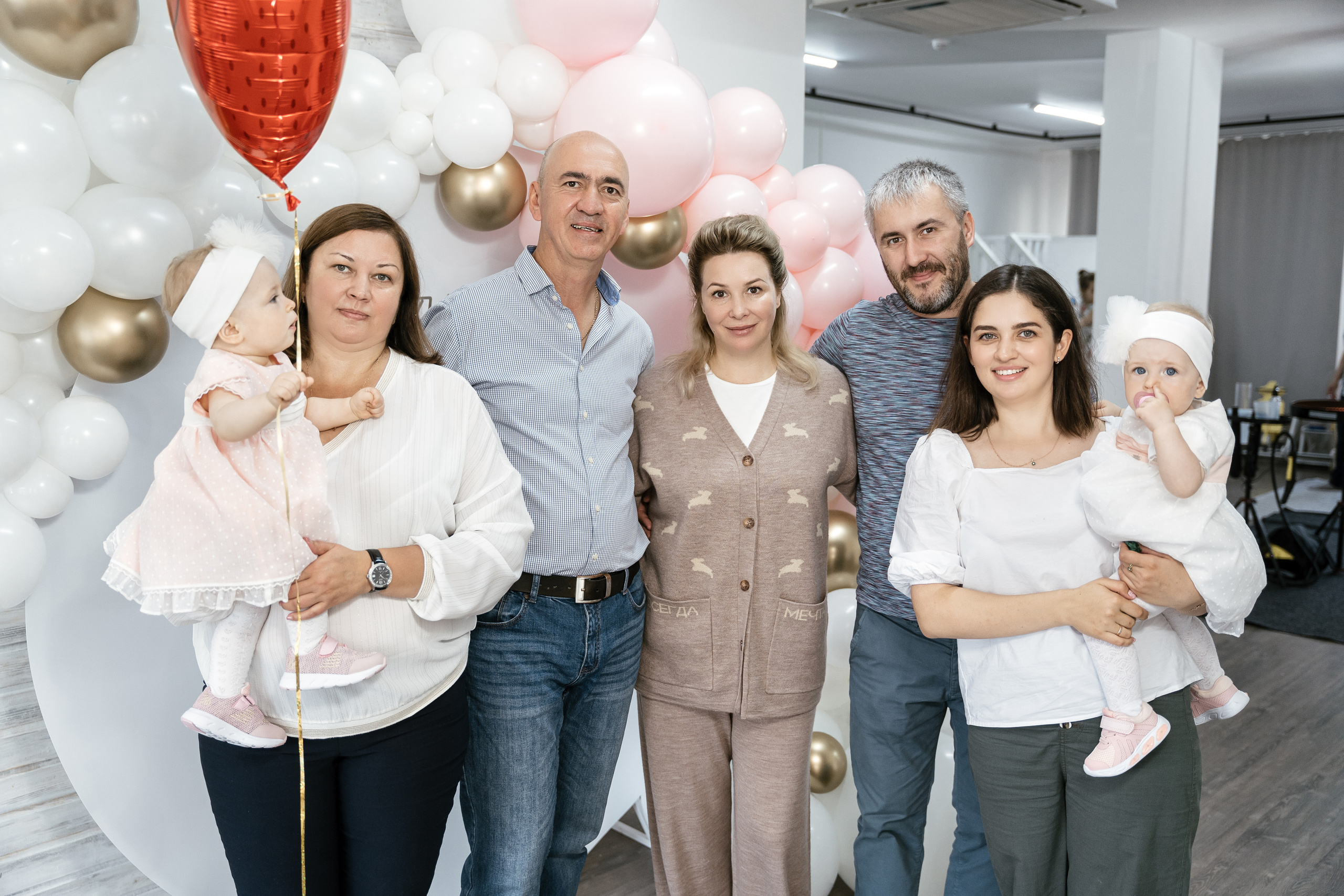 Анюте и Танюше 1 годик. Фотограф Томск, Новосибирск Влад Свириденко