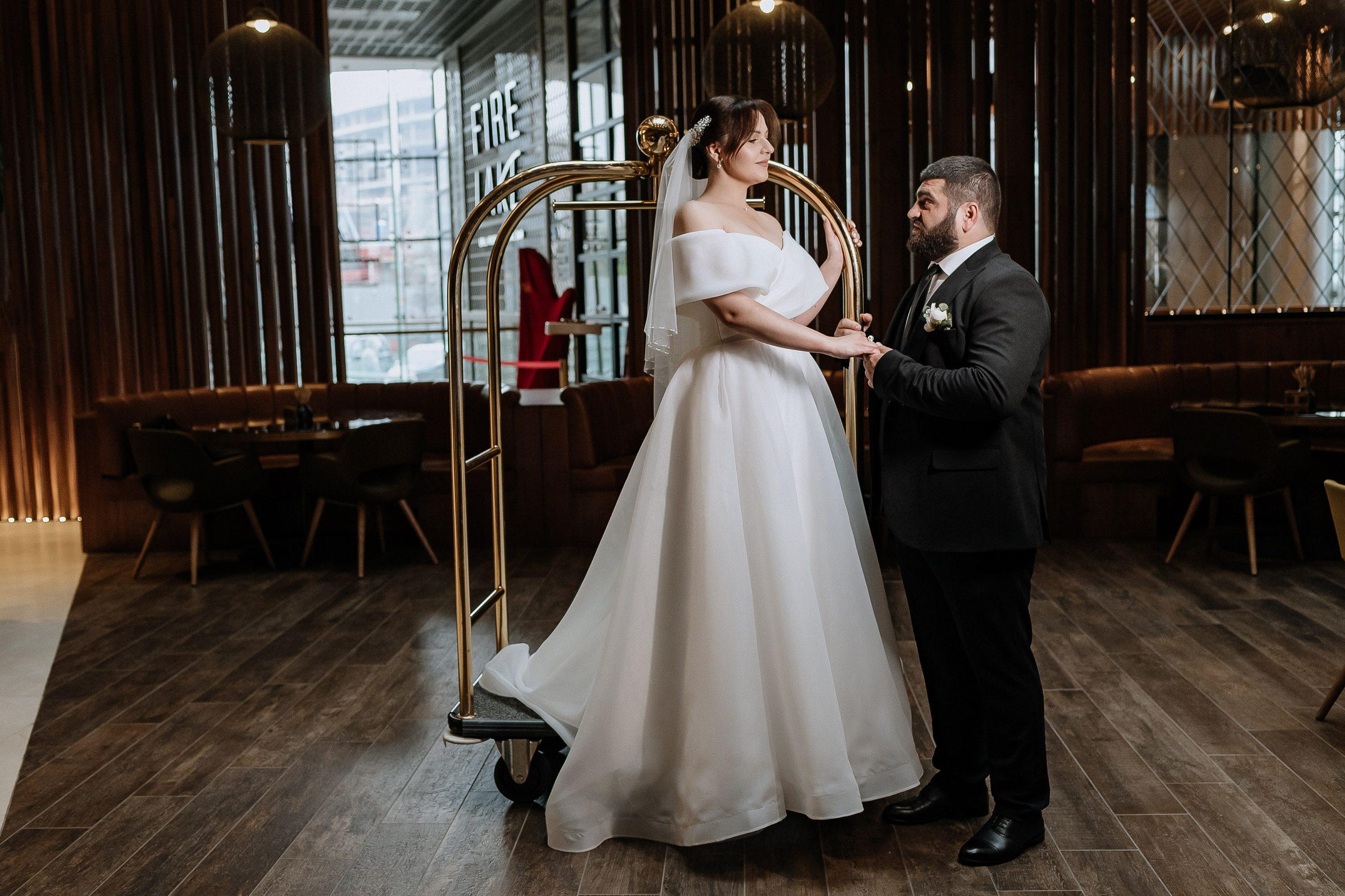 Свадебные сборы в Radisson Blu Olimpiyskiy. Свадебный фотограф Москва — Сергей и Татьяна