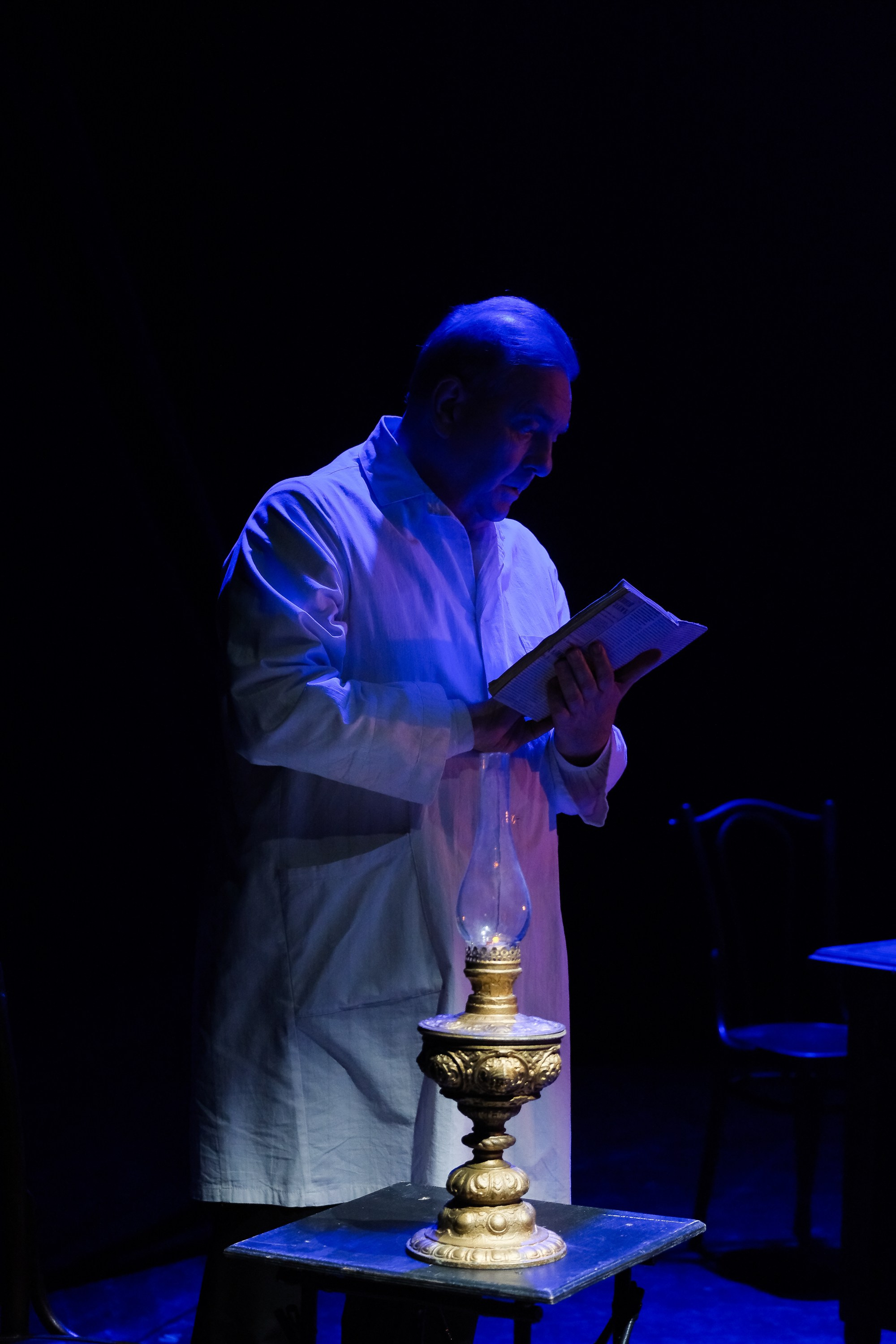 Записки сумасшедшего. Фотограф Анатолий Деникин