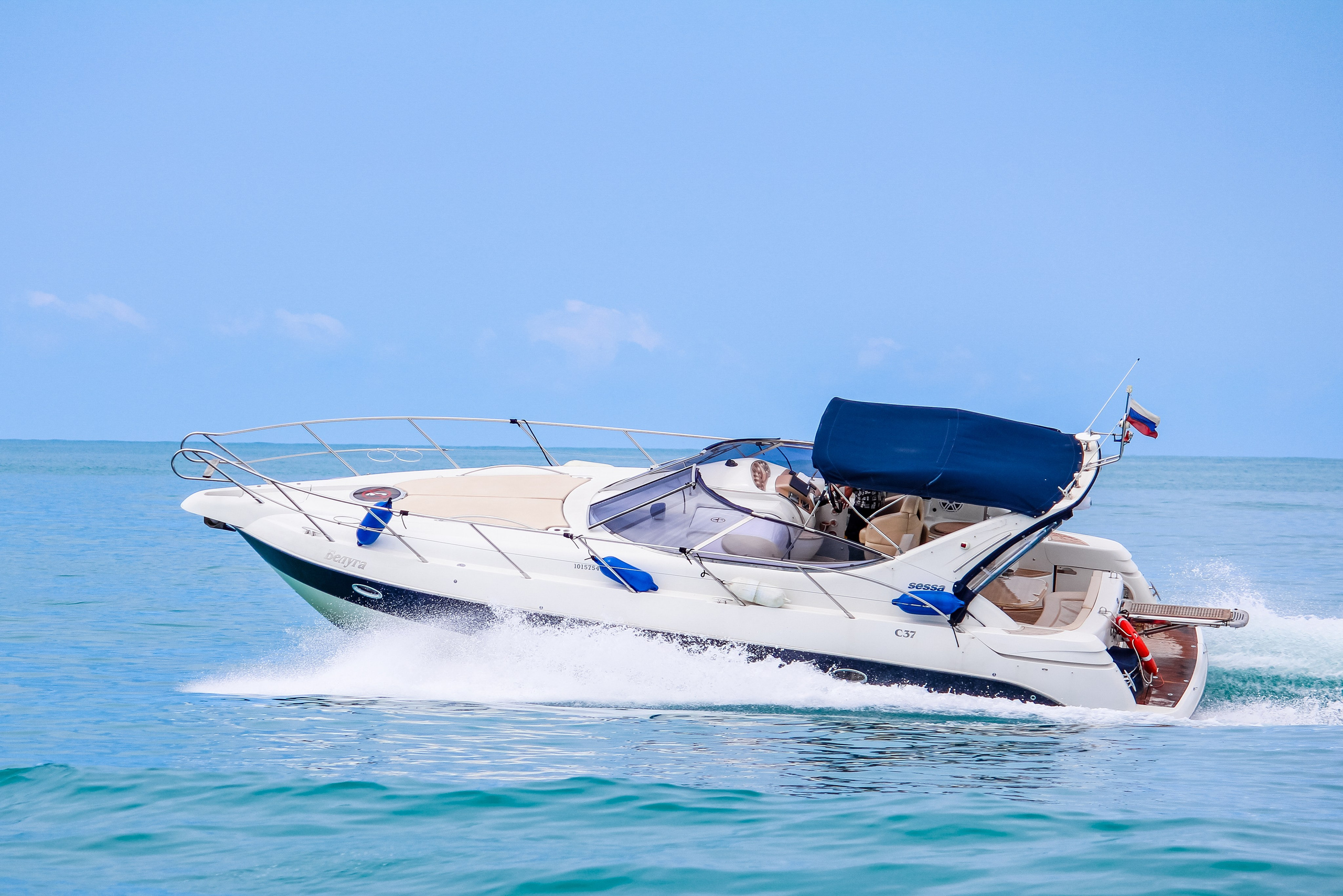 Катер Белуга Аренда Яхты в Сочи Яхтанаморе YACHTNAMORE YACHTANAMORE
