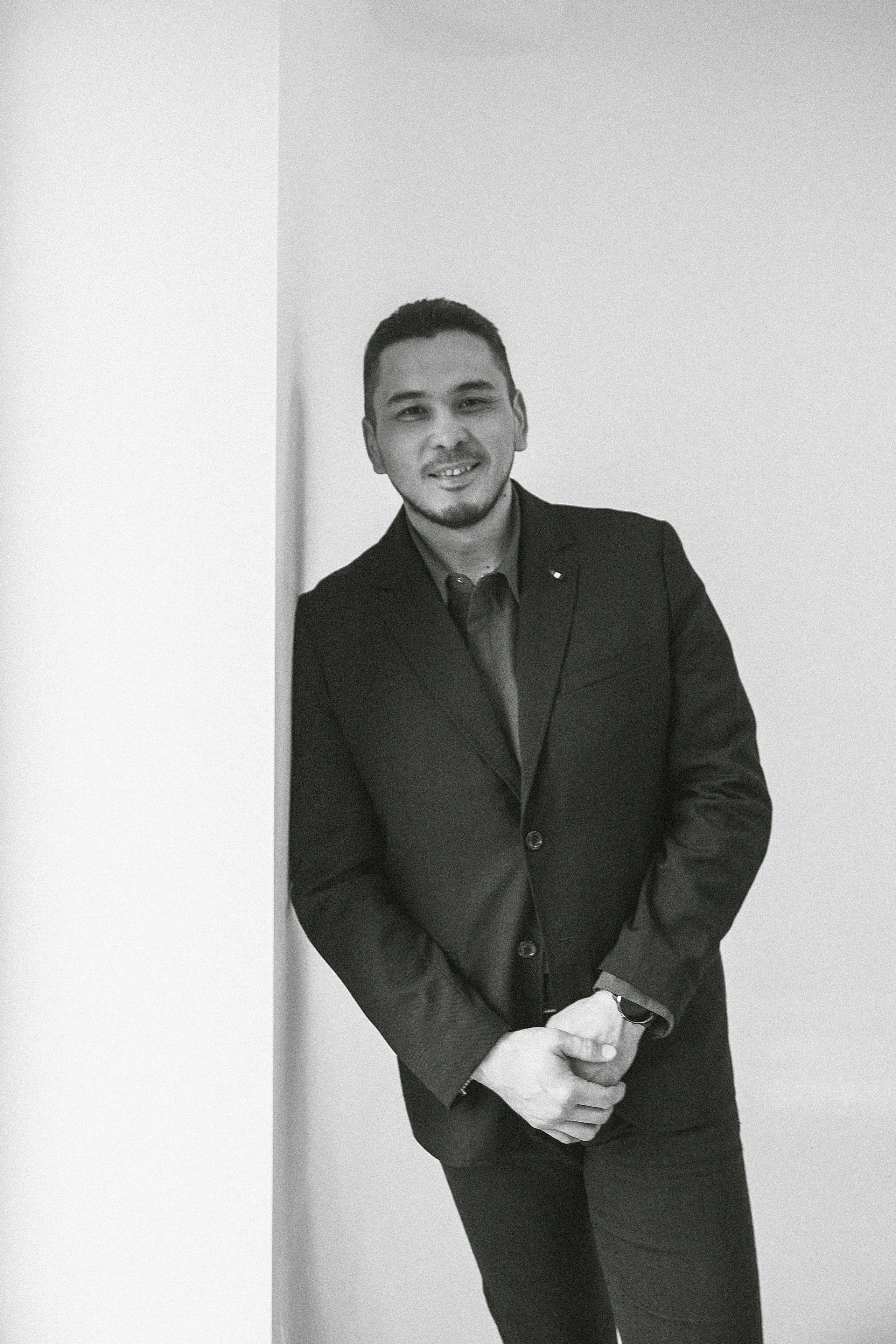 Фотосессия Нурлана в фотостудии Пространство. Свадебный, семейный и портретный фотограф в Алматы, Костанай