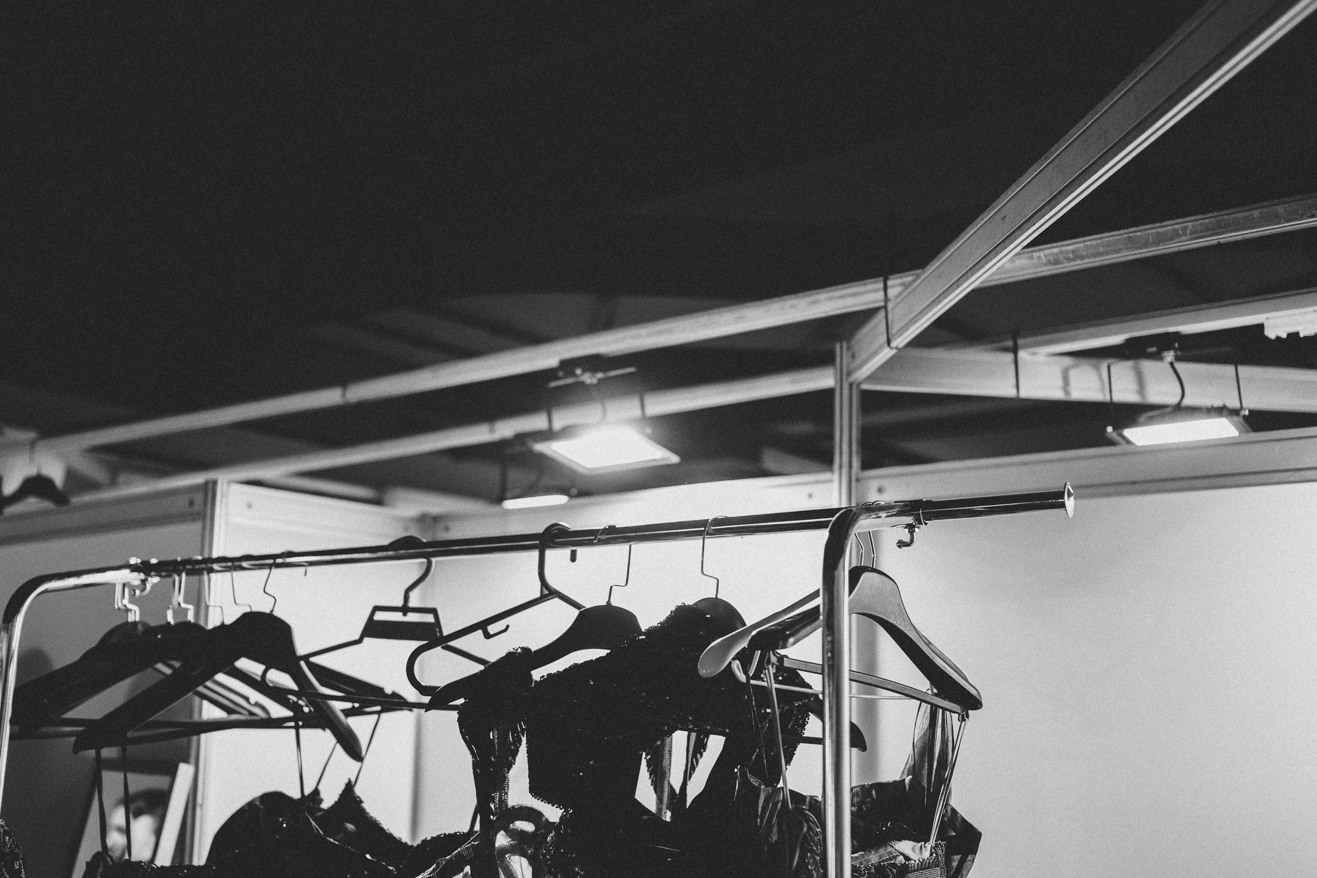 Бэкстейдж показа дизайнера Shantnu Nikhil на MFW 2025