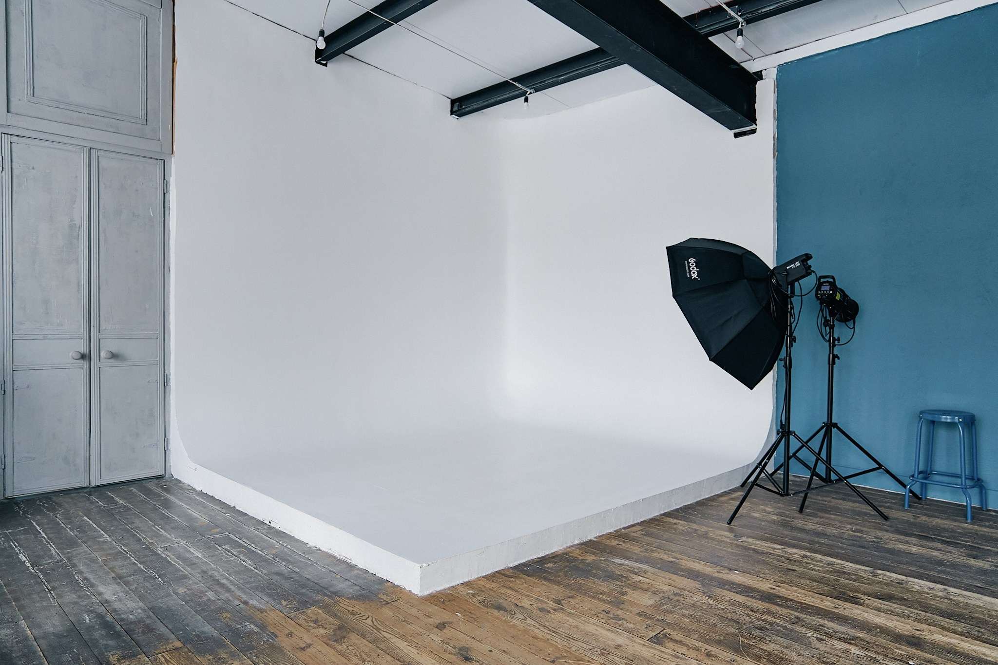 Светлая фотостудия в Барнауле. MN Studio