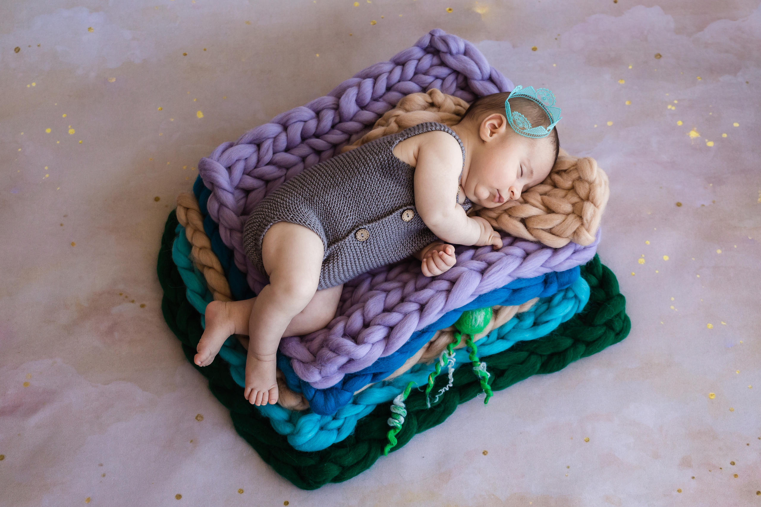 Newborn photoshooting. Professional family and children’s photographer in Izmir Irina Eron